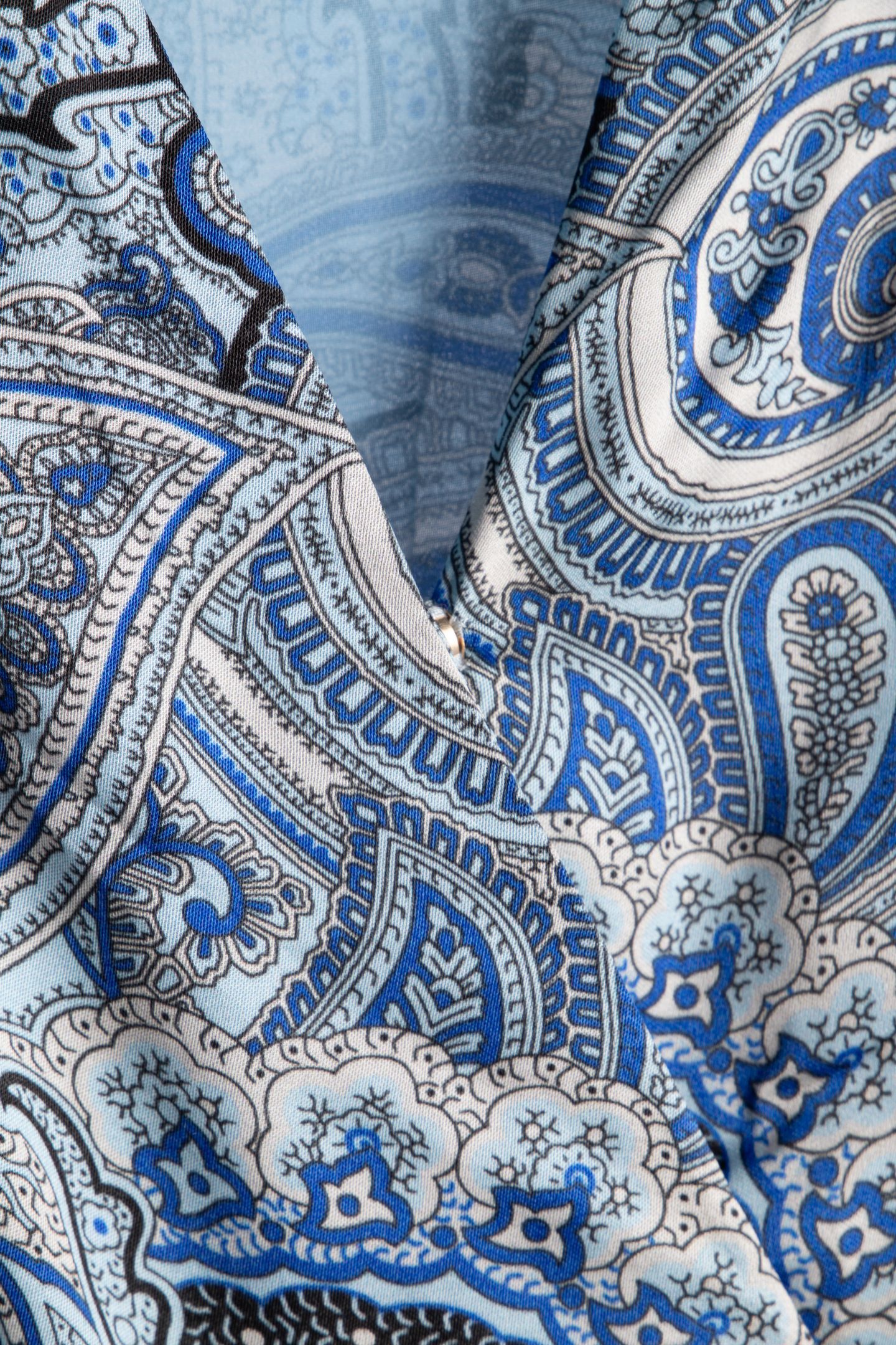 ALANIS WRAP LS BLOUS FLORAL PAISLEY BLUE 4