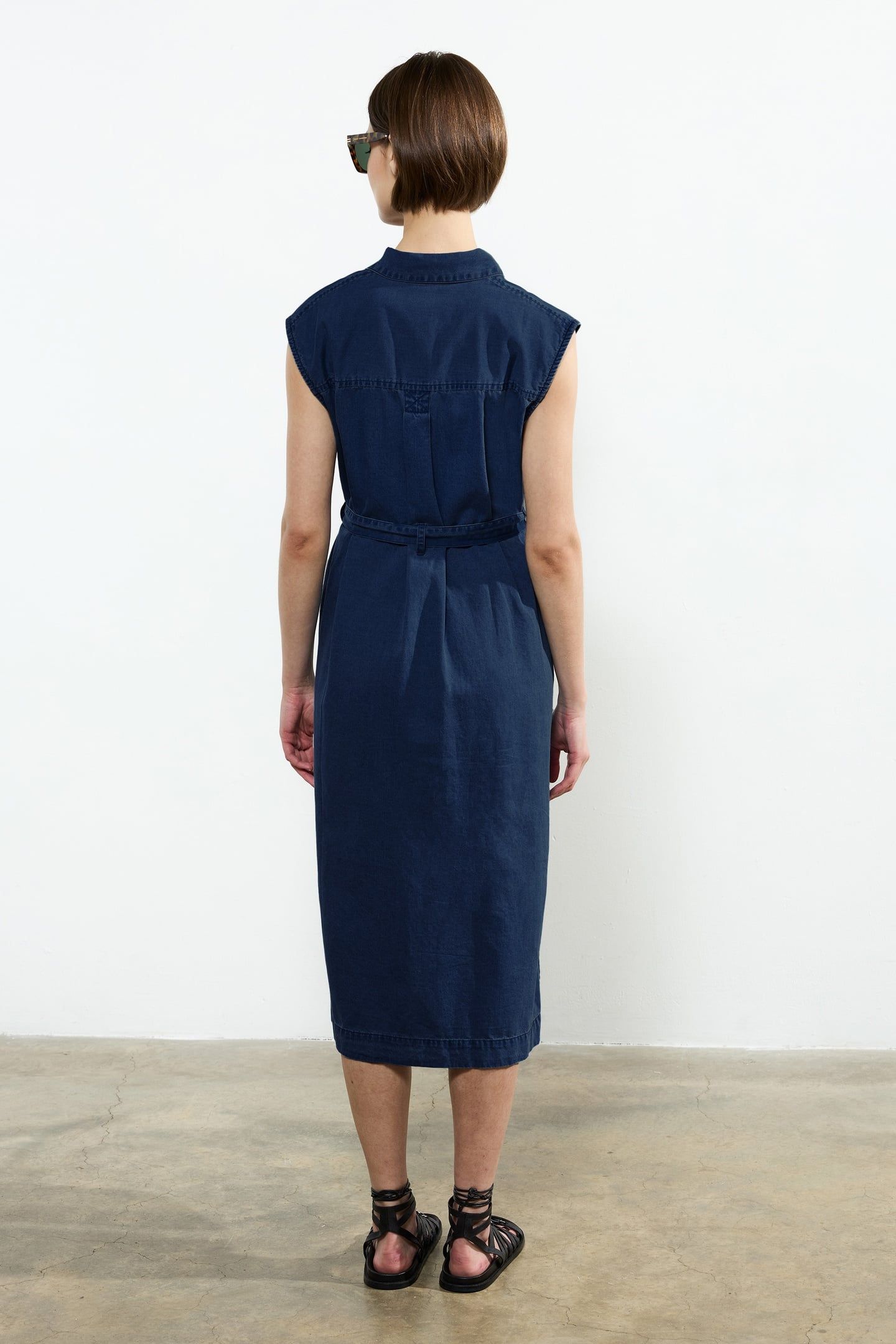 ZAVES CHAMBRAY MIDI DRESS LIGHT MID WASH 3