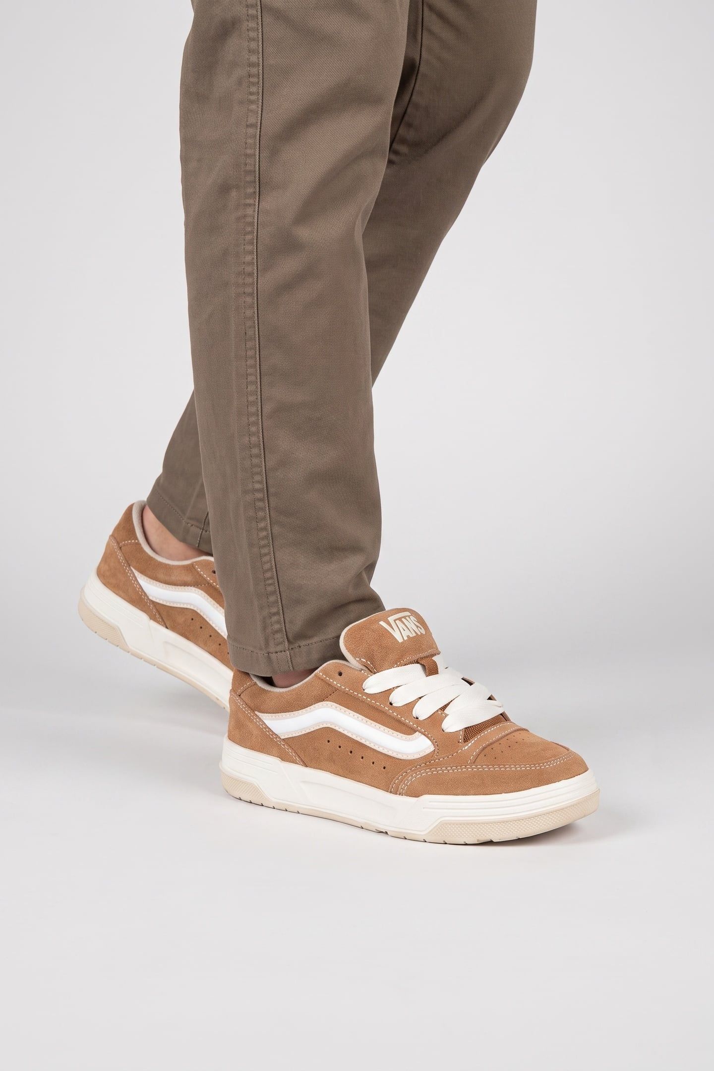 UNISEX HYLANE BROWN 2