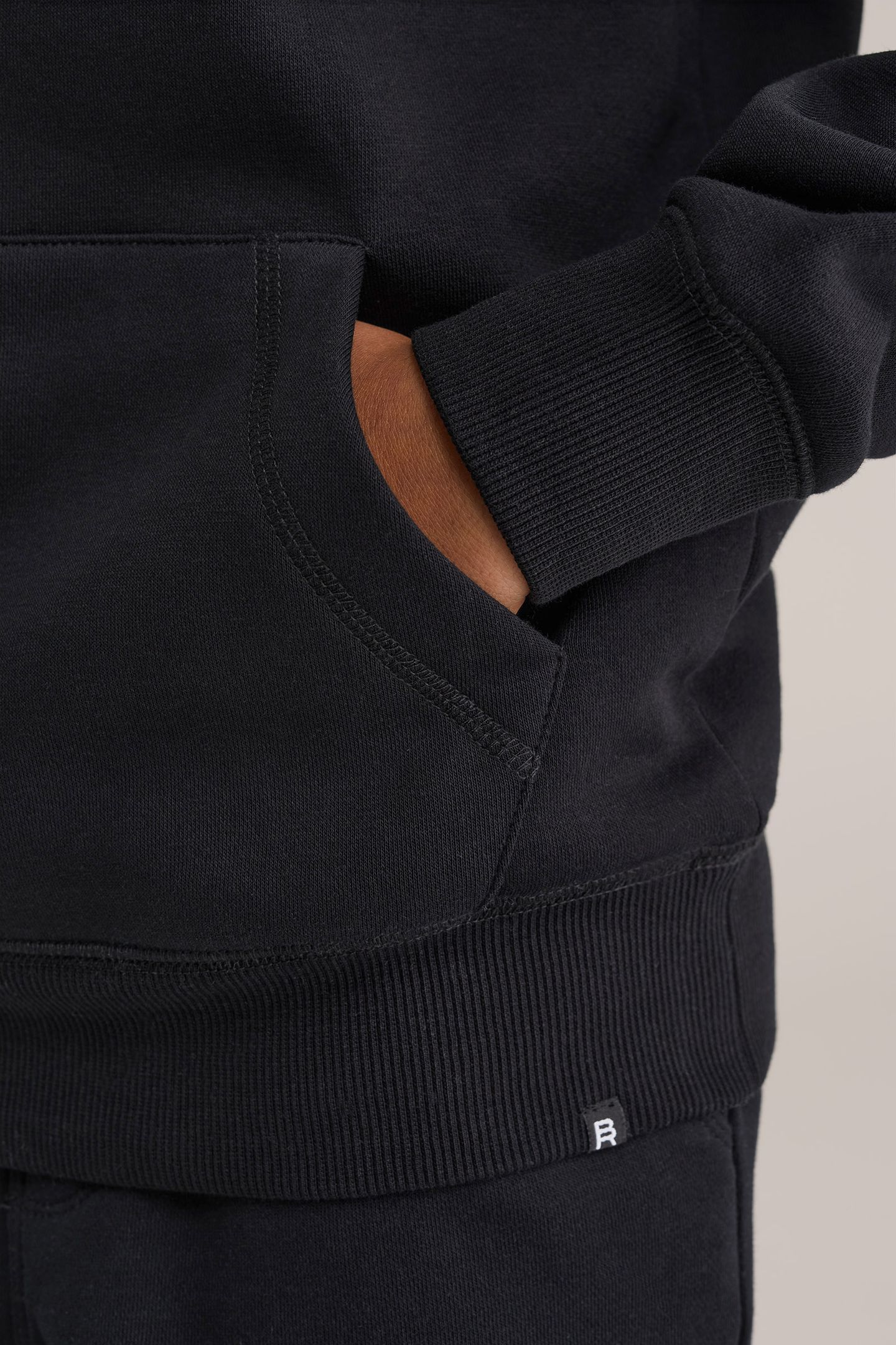 SWEATER BLACK 5
