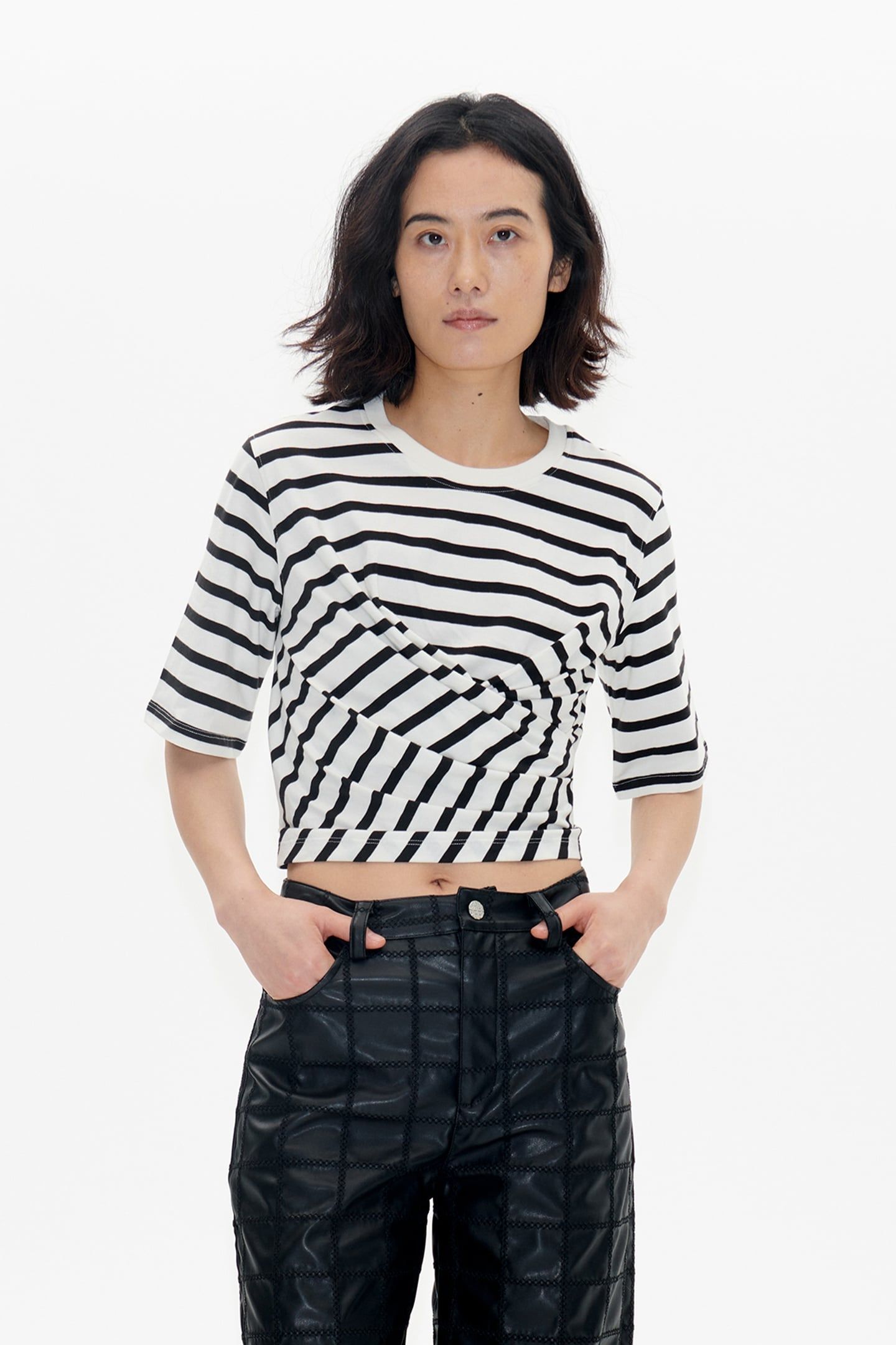 JALYA TOP BLACK WHISPER STRIPE 2