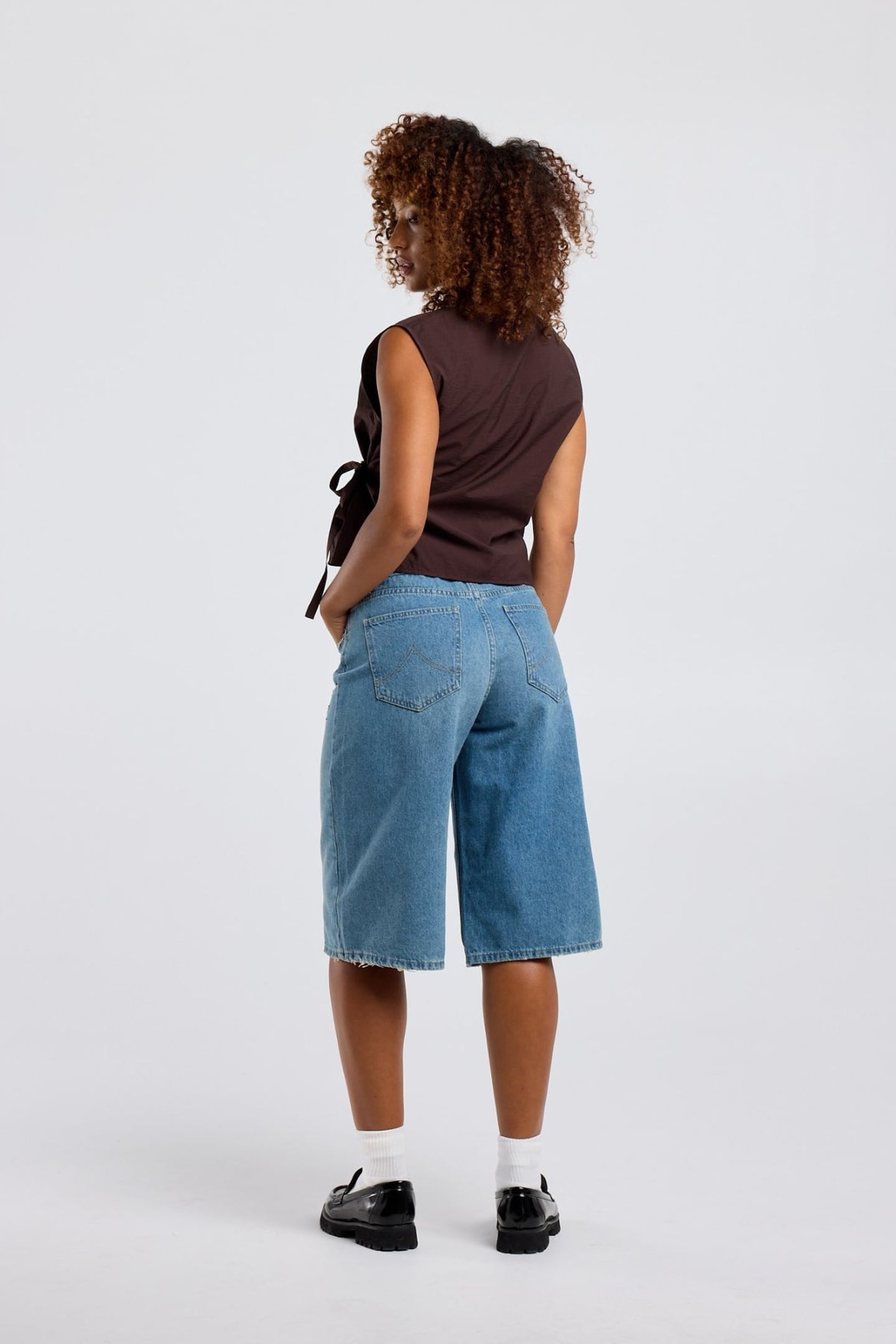 IRIS DARK BROWN 2