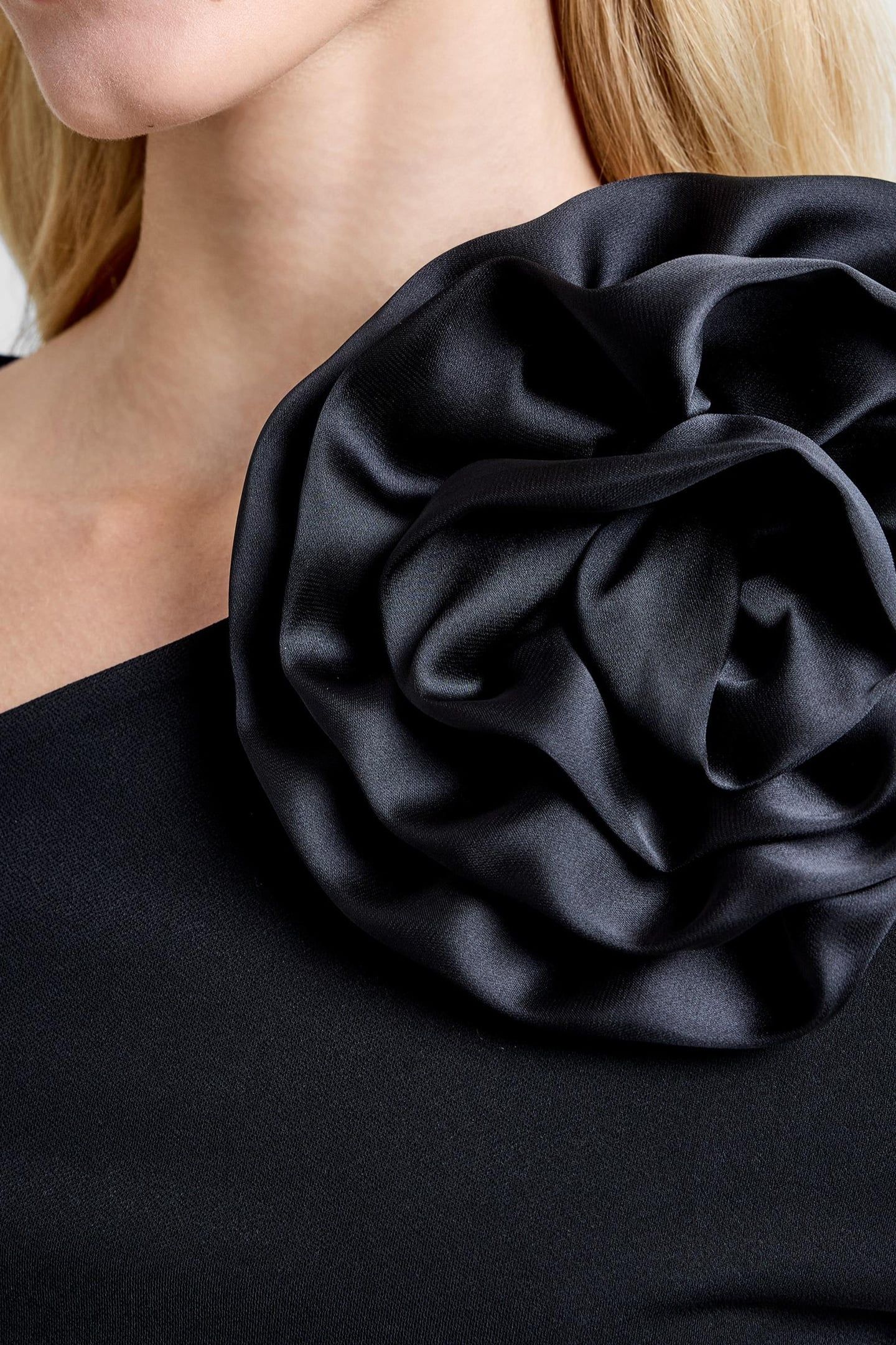 VALETTA JERSEY LS ROSETTE TOP BLACK 4