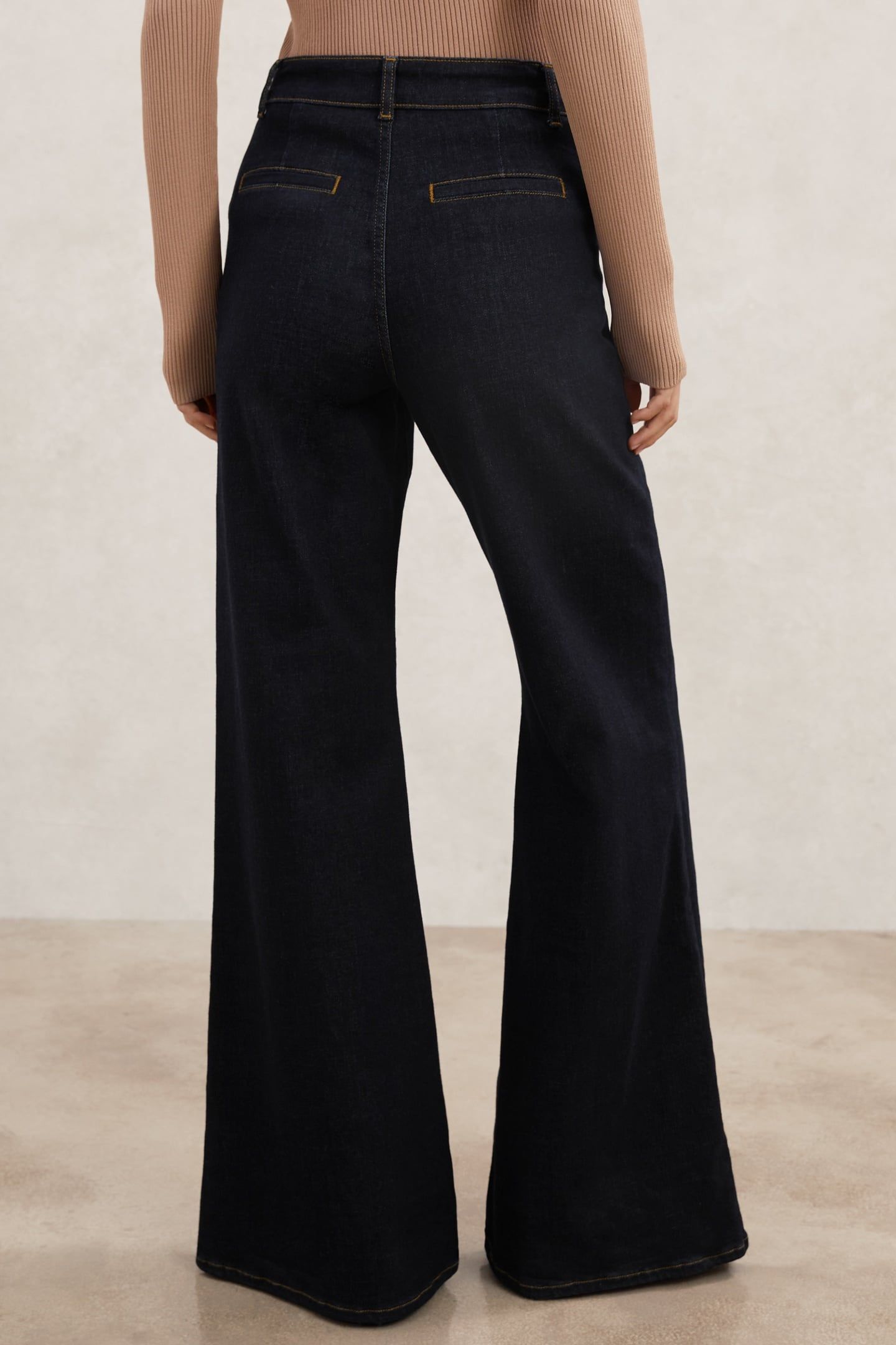 BUTTON DETAIL FLARE JEAN DARK BLUE 2