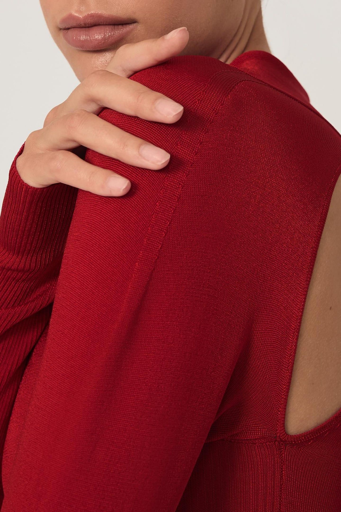 CUT OUT KNITTED MIDI DRESS RED 7