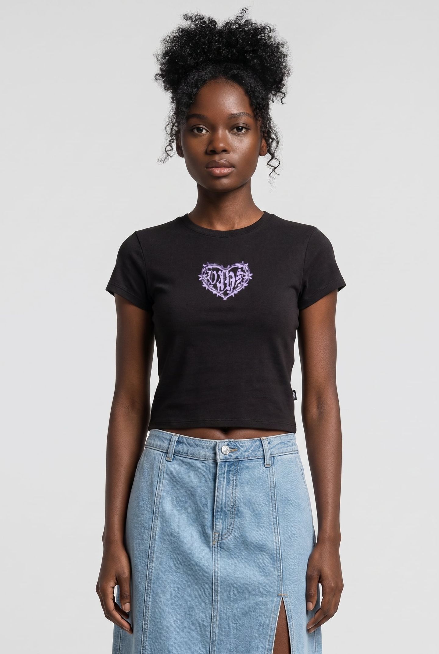 BARBED HEART W TEE BLACK 1