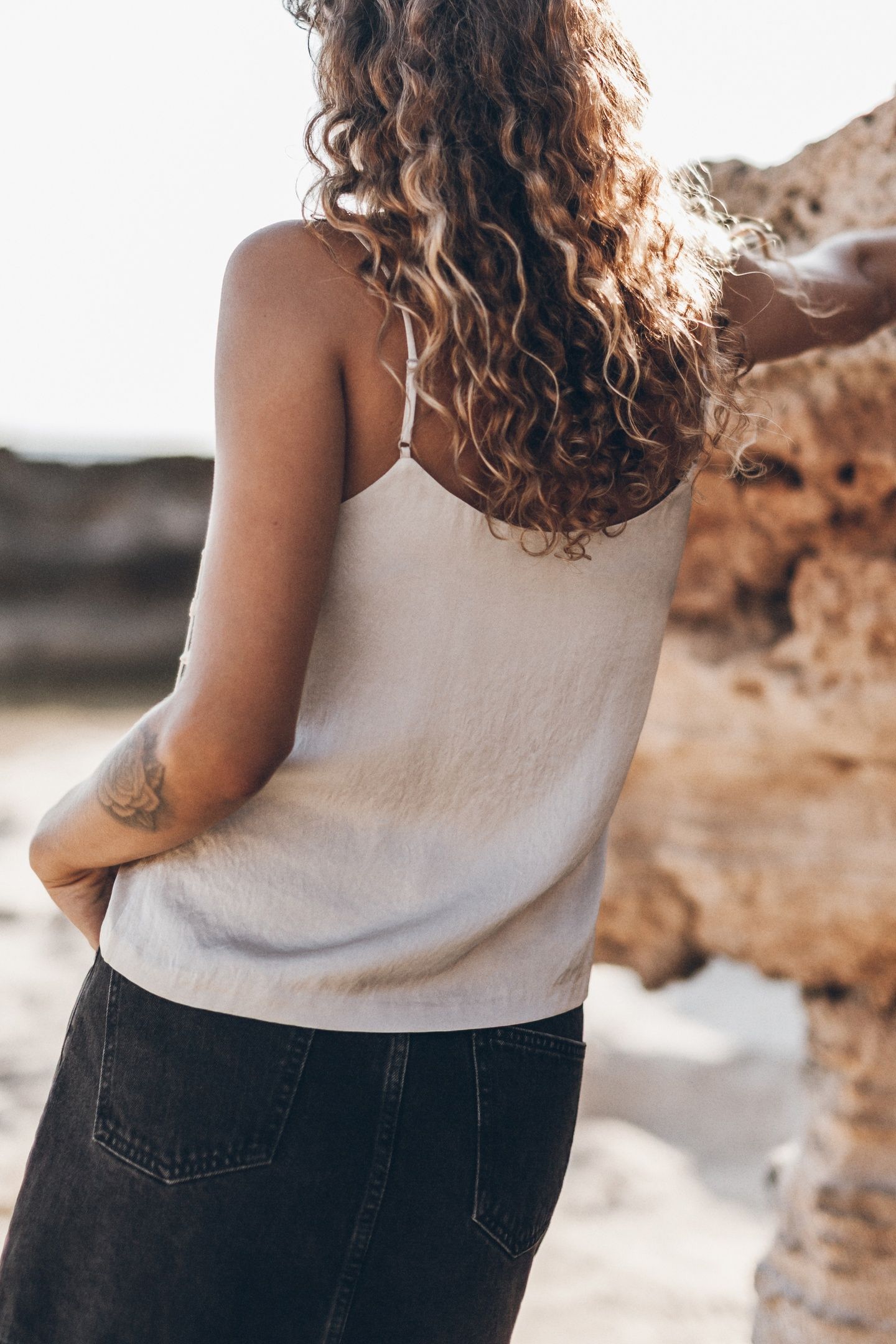 THE LIGHT SHELL TOP LIGHT 2