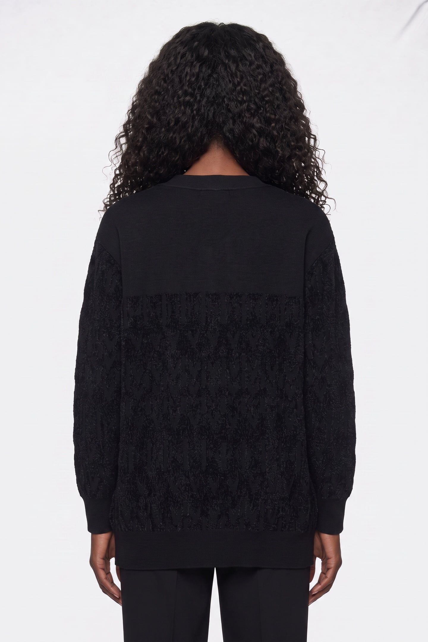 ADELE LOGO CHENILLE JET BLACK A996 2