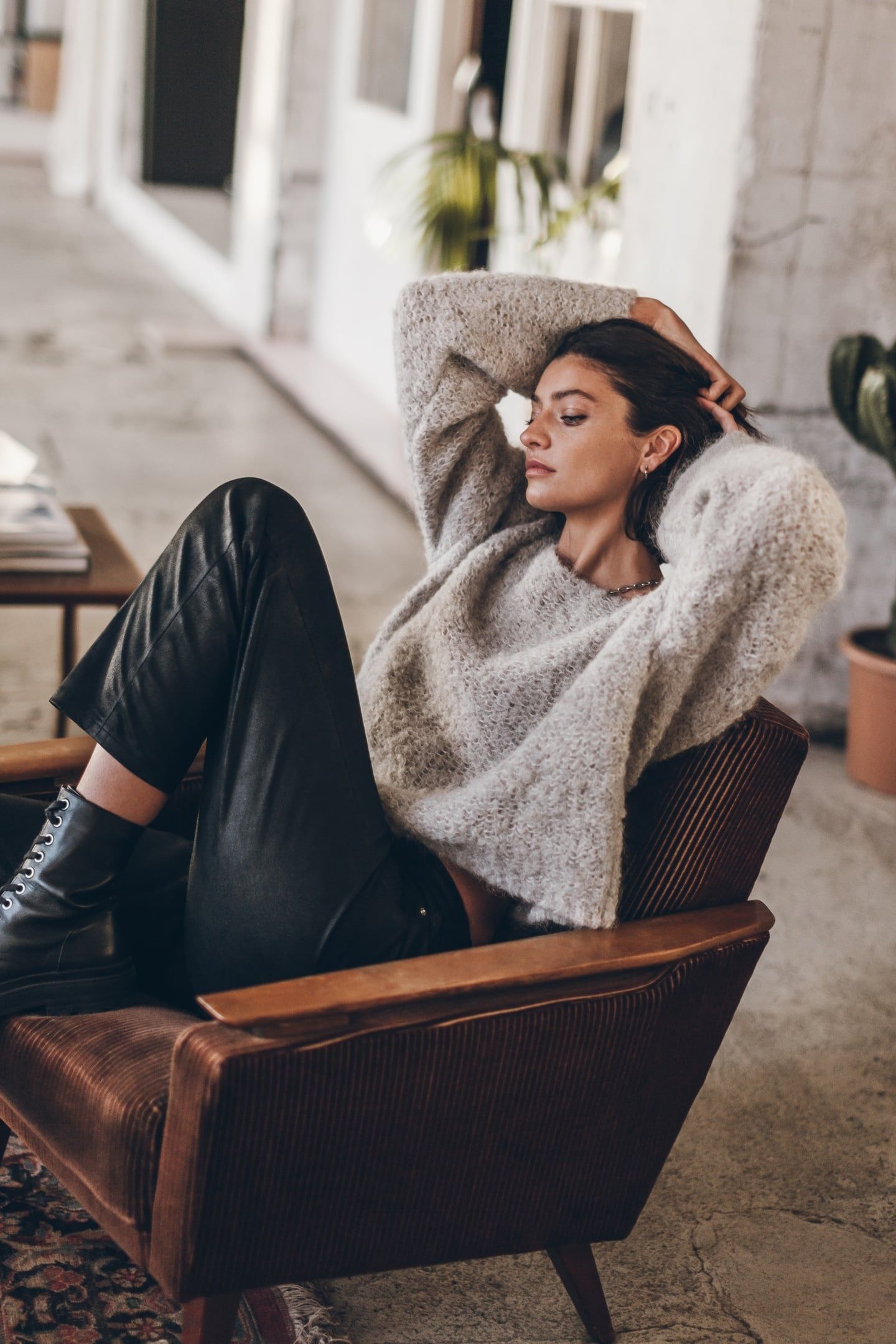 THE LIGHT SHERPA CROPPED KNITTED SWEATER MIKUTA WHITE 2