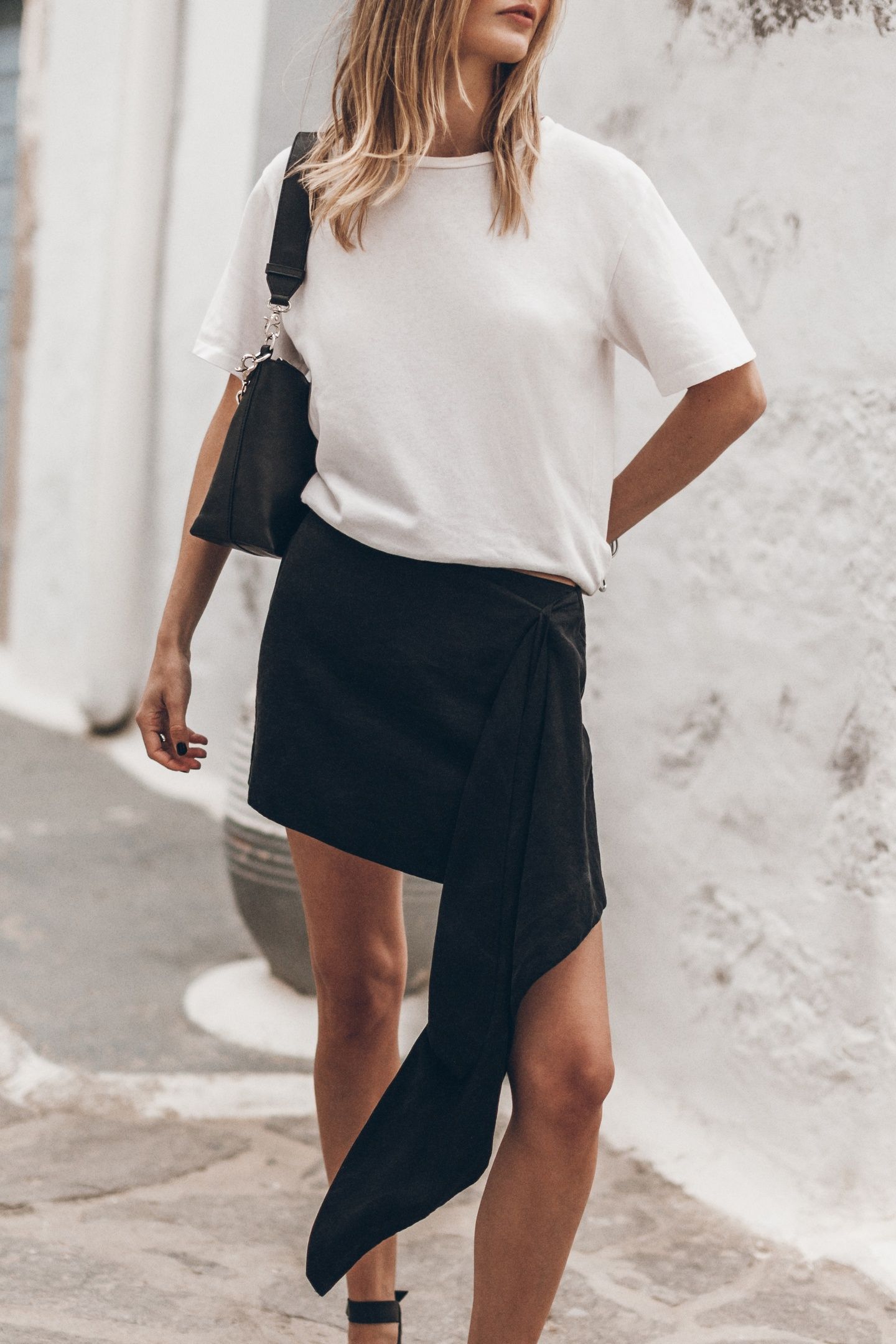 THE DARK CASCADE SKIRT BLACK 2