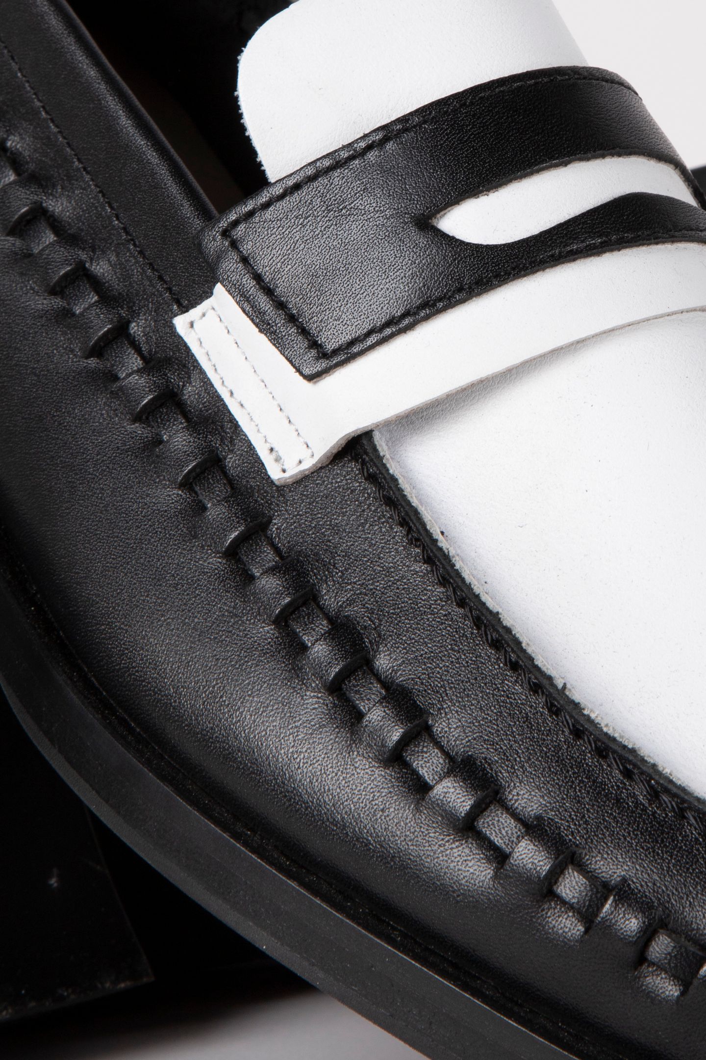 SAMMY LEATHER LOAFER BLACK/WHITE 3