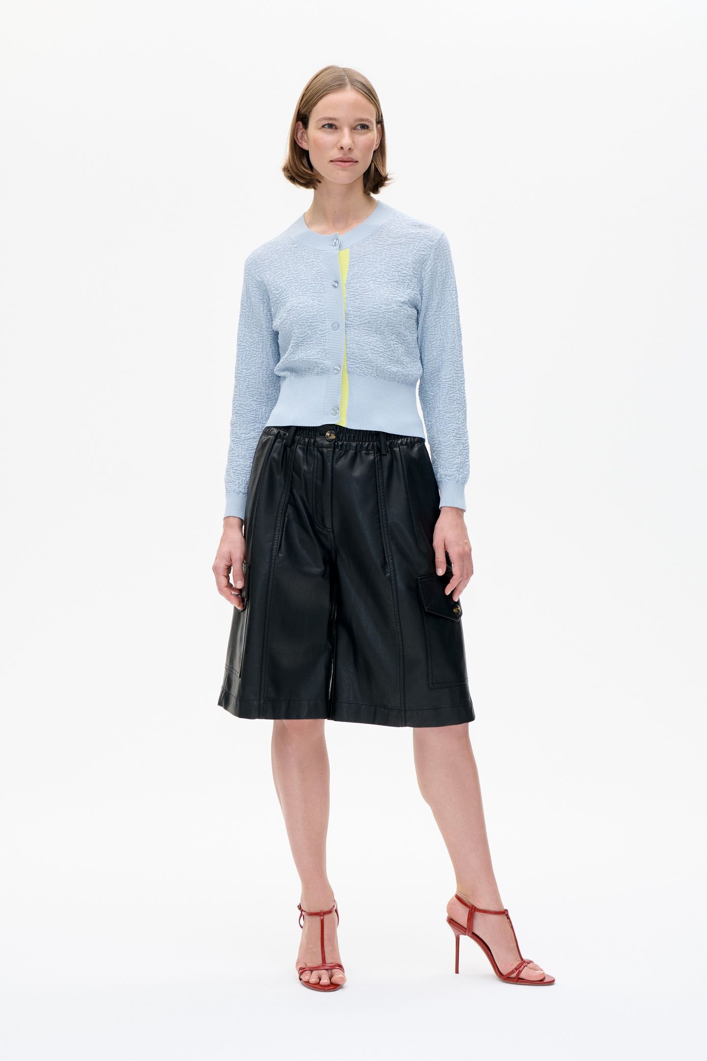 NEETO SHORTS BLACK 1