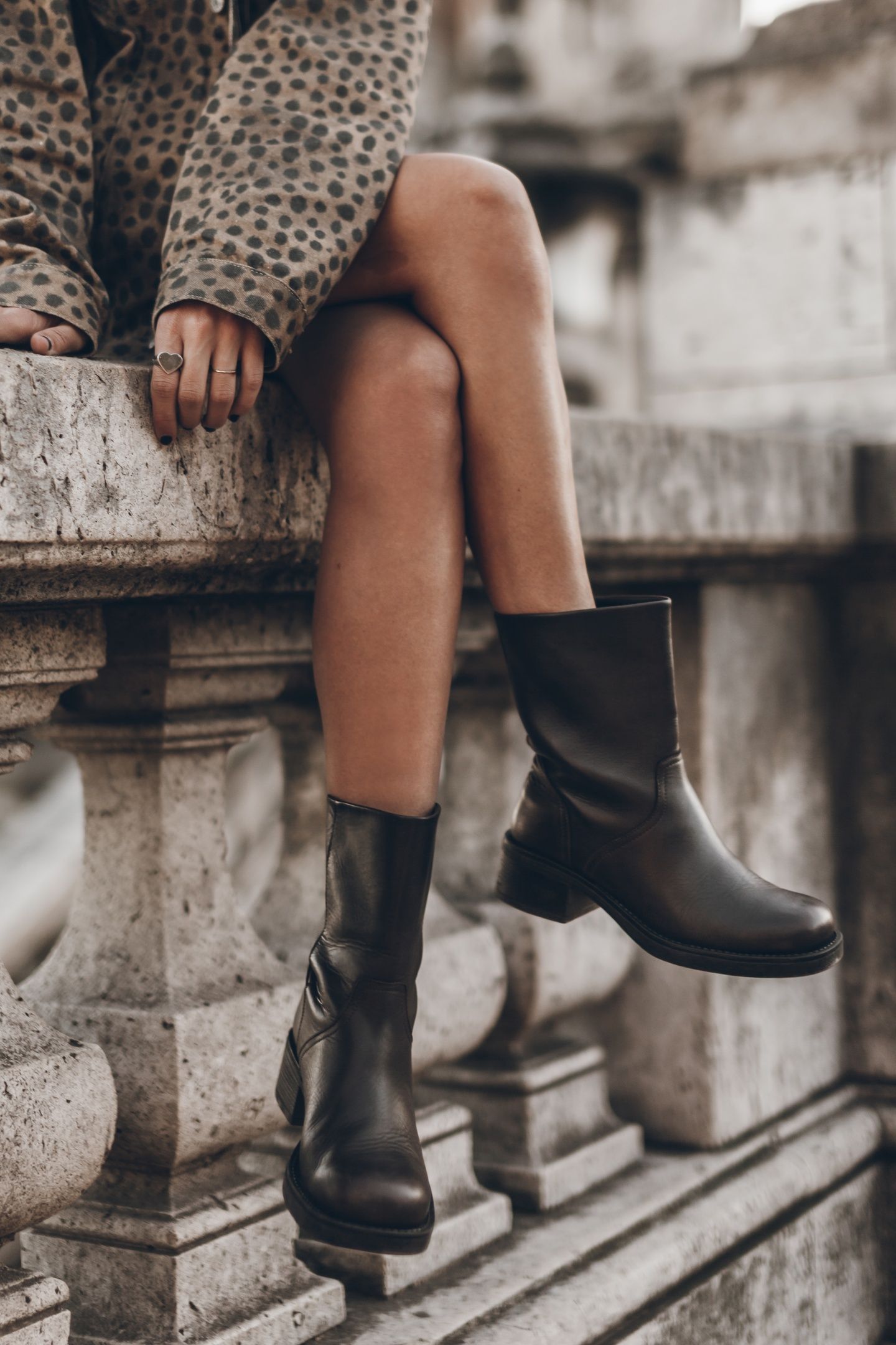 THE BROWN LEATHER BOOTS BROWN 2