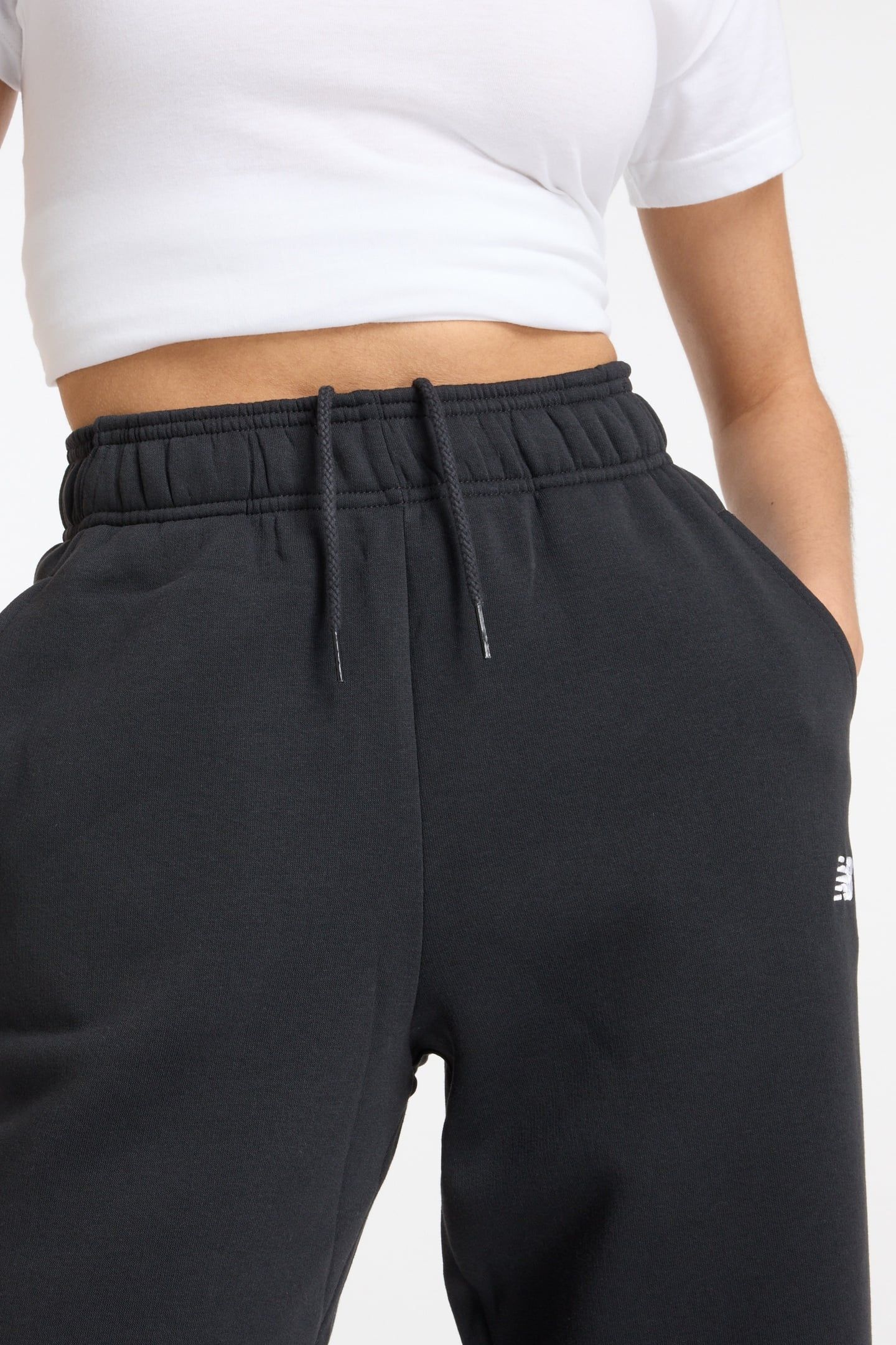 SPORT ESSENTIALS FLEECE JOGGER BLACK 5
