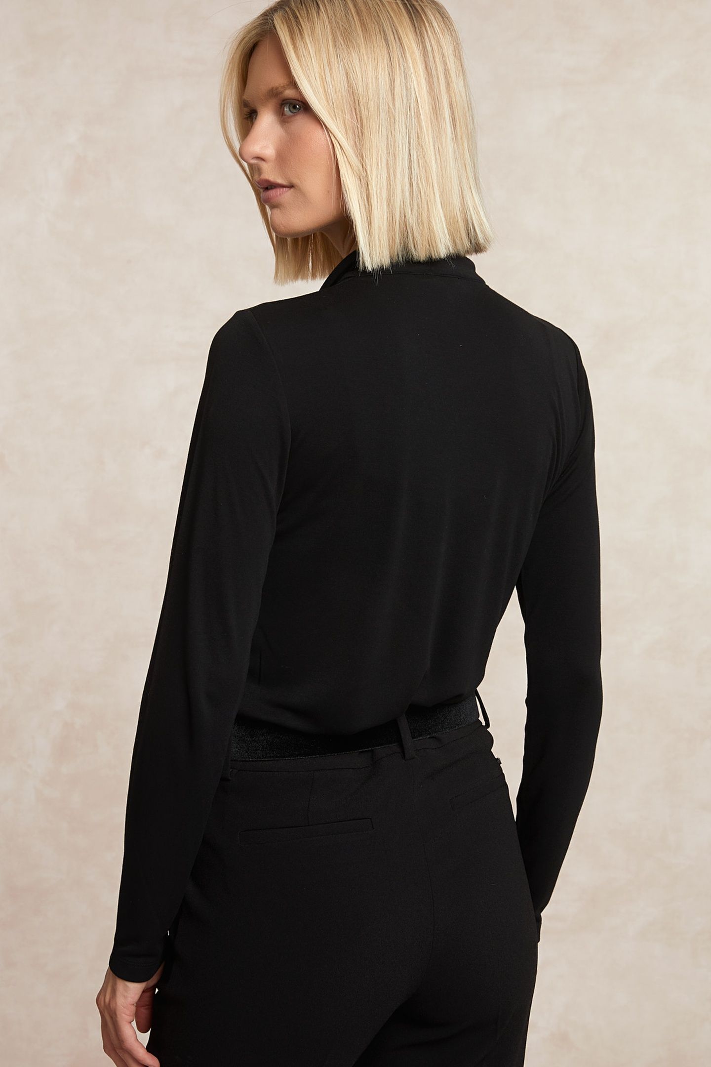 T-SHIRT WITH BOW BLACK 2