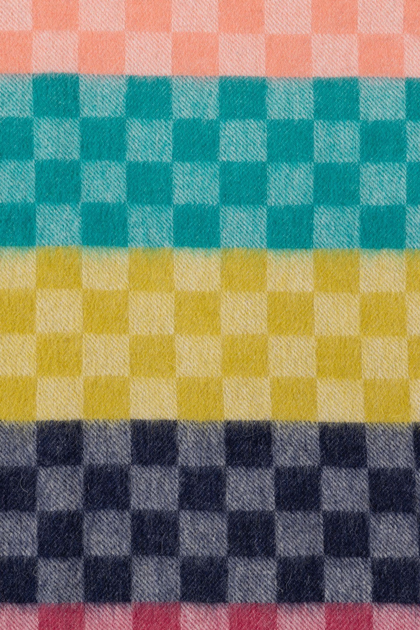 WOMEN SCARF CHCKBRD SWIRL SWIRL 10