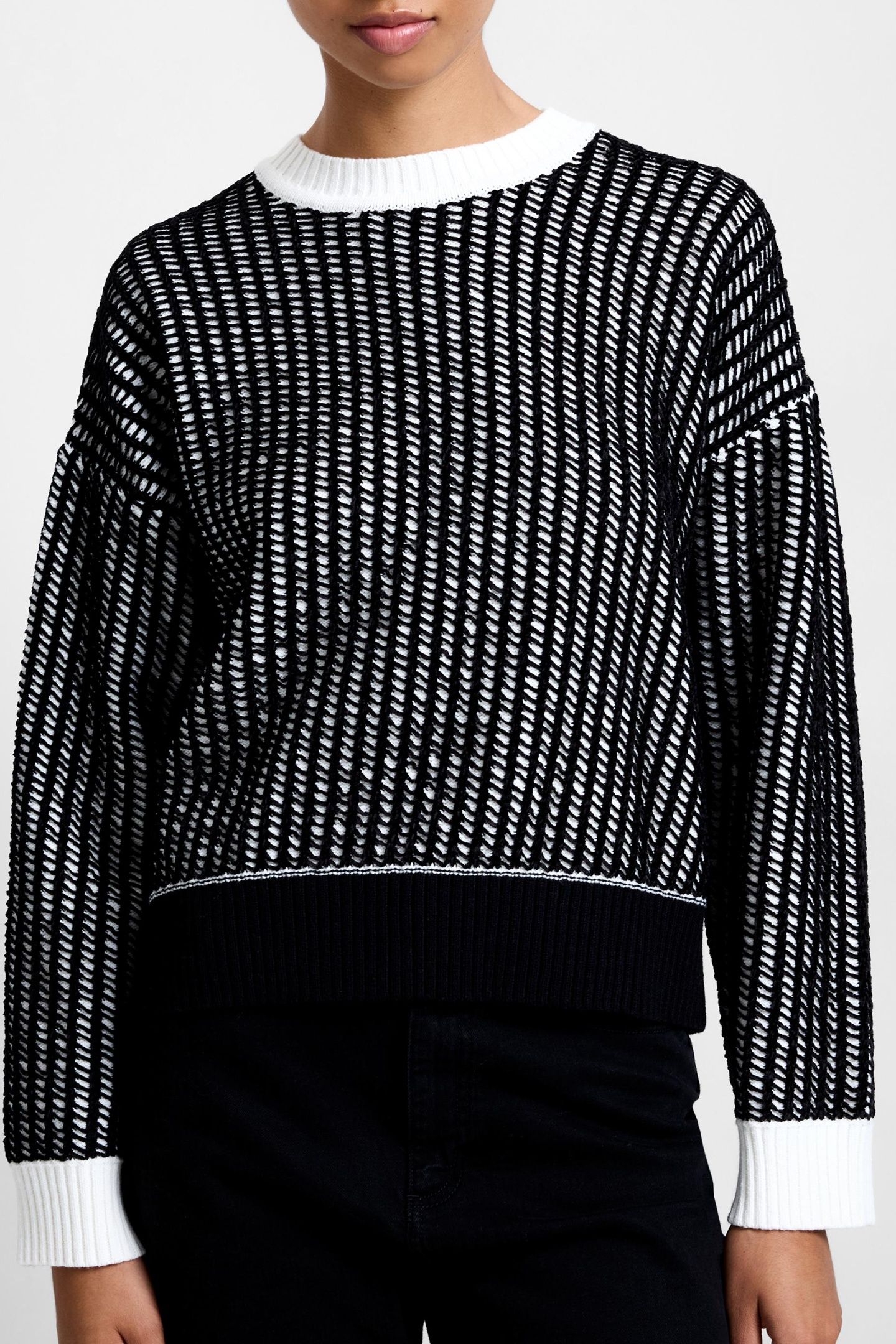 JULLIE LS CREW NECK JUMPER BLACKOUT WINTER WHIT 3