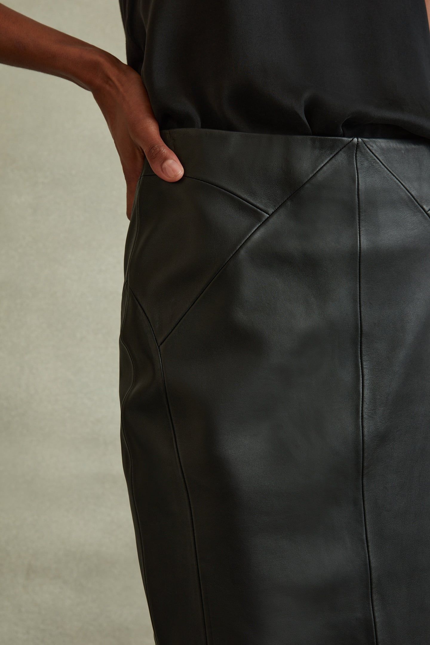 LEATHER PENCIL BLACK 5