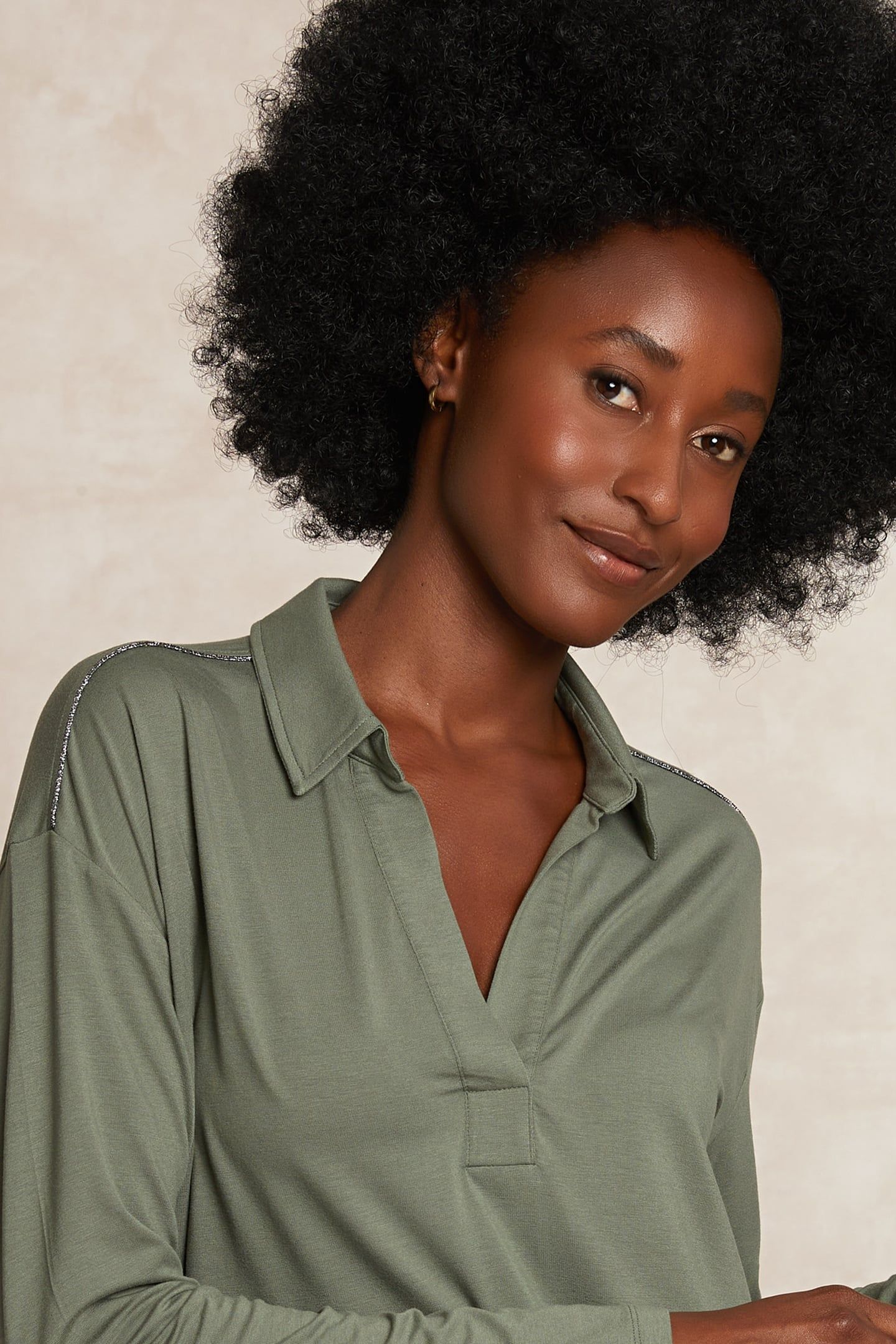 VISCOSE V-NECK BLOUSE GLITTER DETAIL KHAKI 4