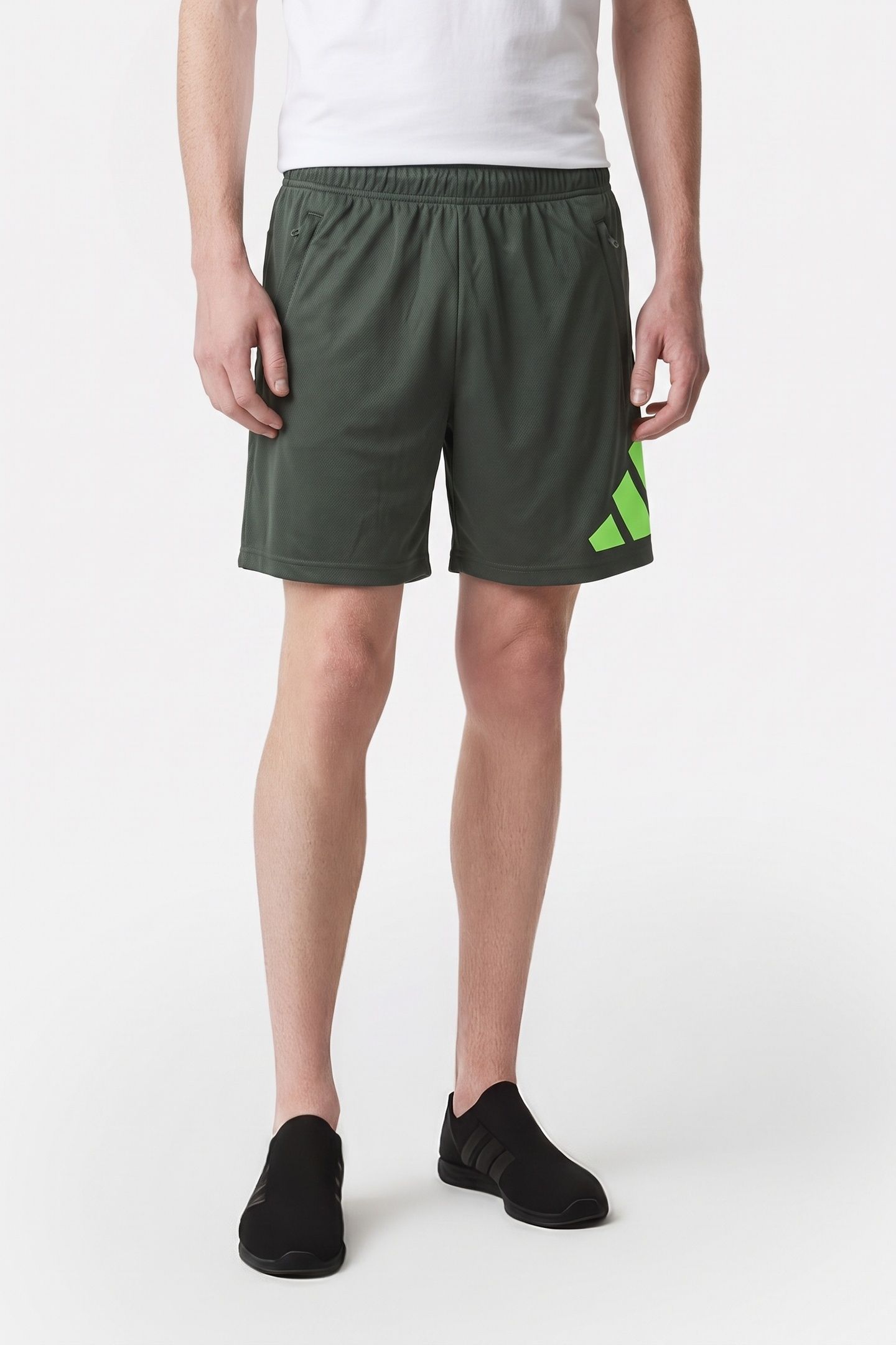 UNISEX PERFORMANCE TRAIN ESSENTIALS LOGO TRAINING SHORTS LEG 2