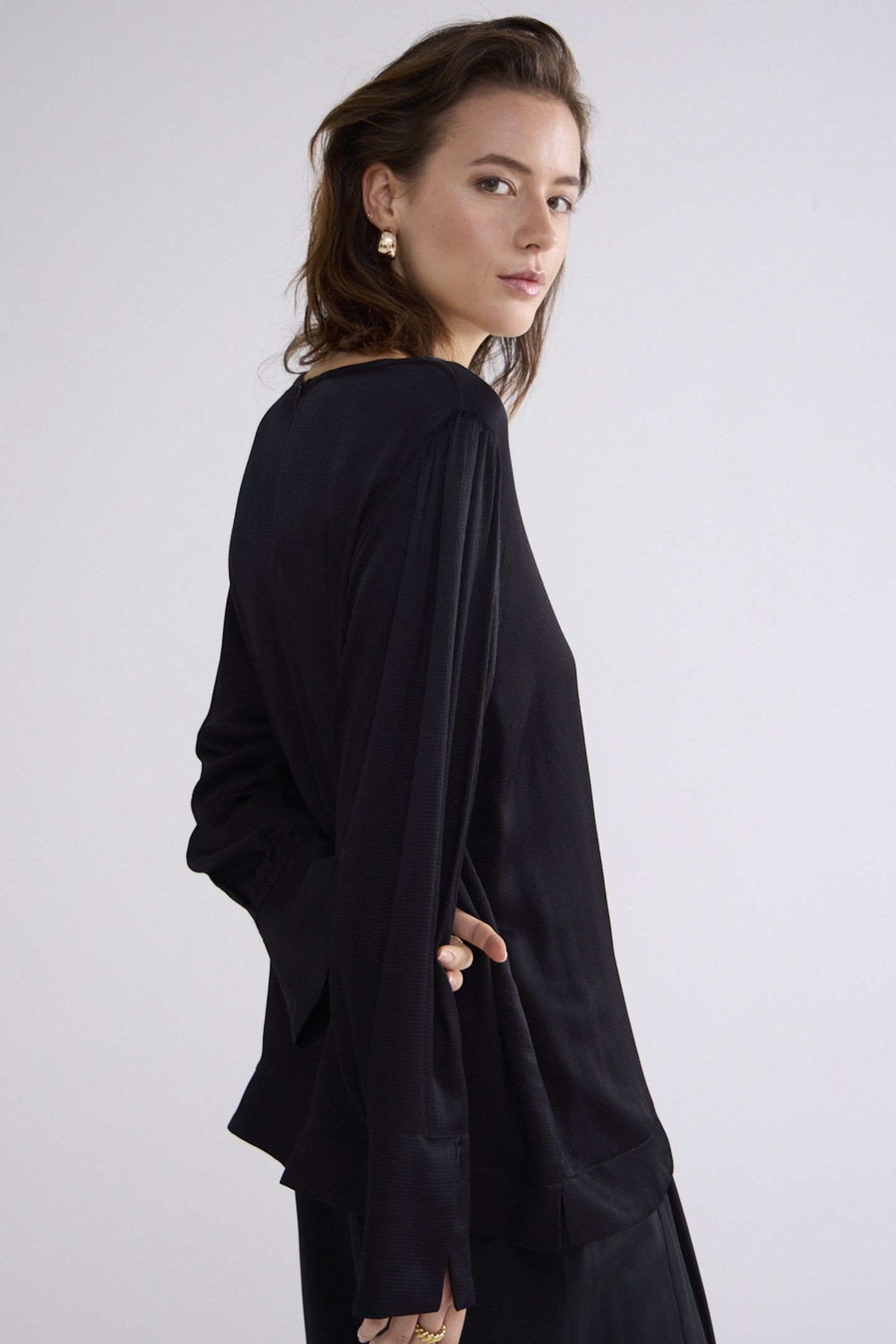 TOP HAMMERED VISCOSE BLACK 2