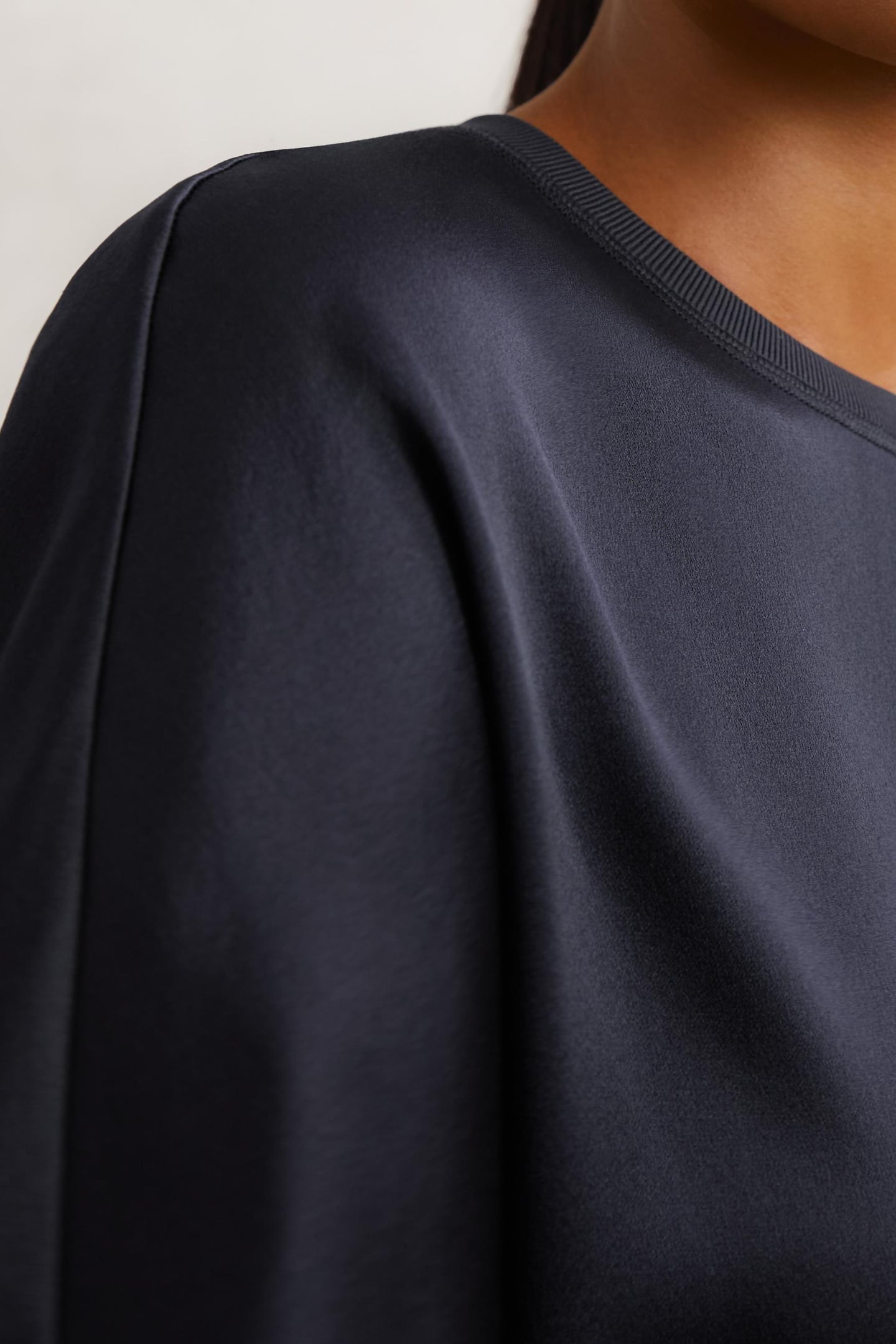 SILK SHORTSLEEVE TOP NAVY 4