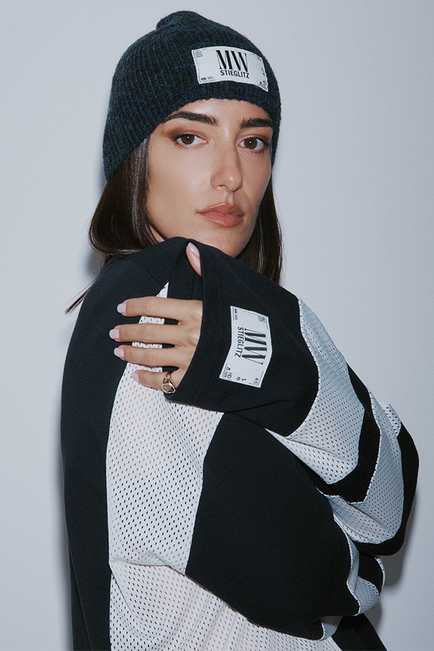 OLIVER BEANIE BLACK 4