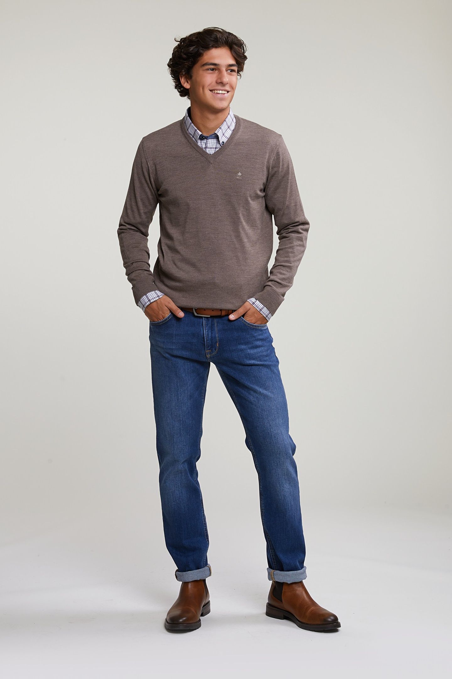 MER BSC CF V-NECK SWT BEIGE 1
