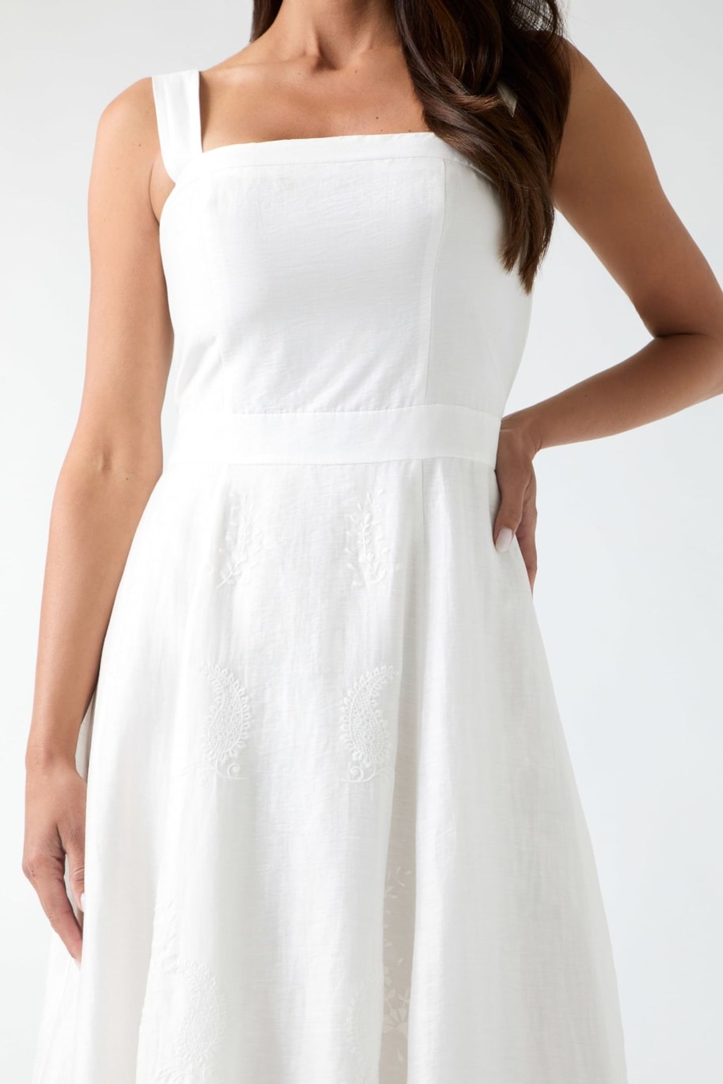 MINDY EMBROIDERED MI WHITE PEAKS 9