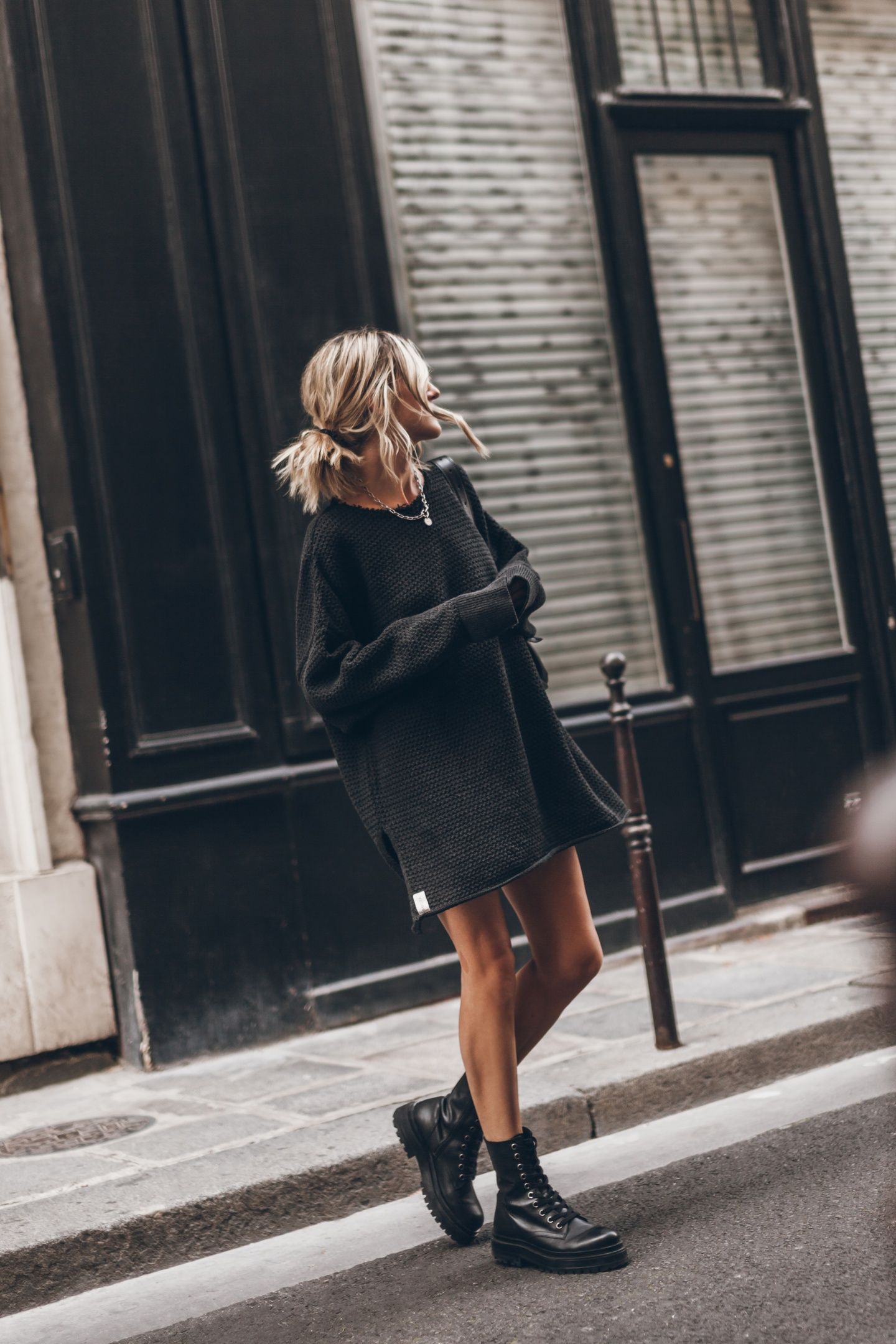 THE DARK LONG KNITTED SWEATER BLACK 2