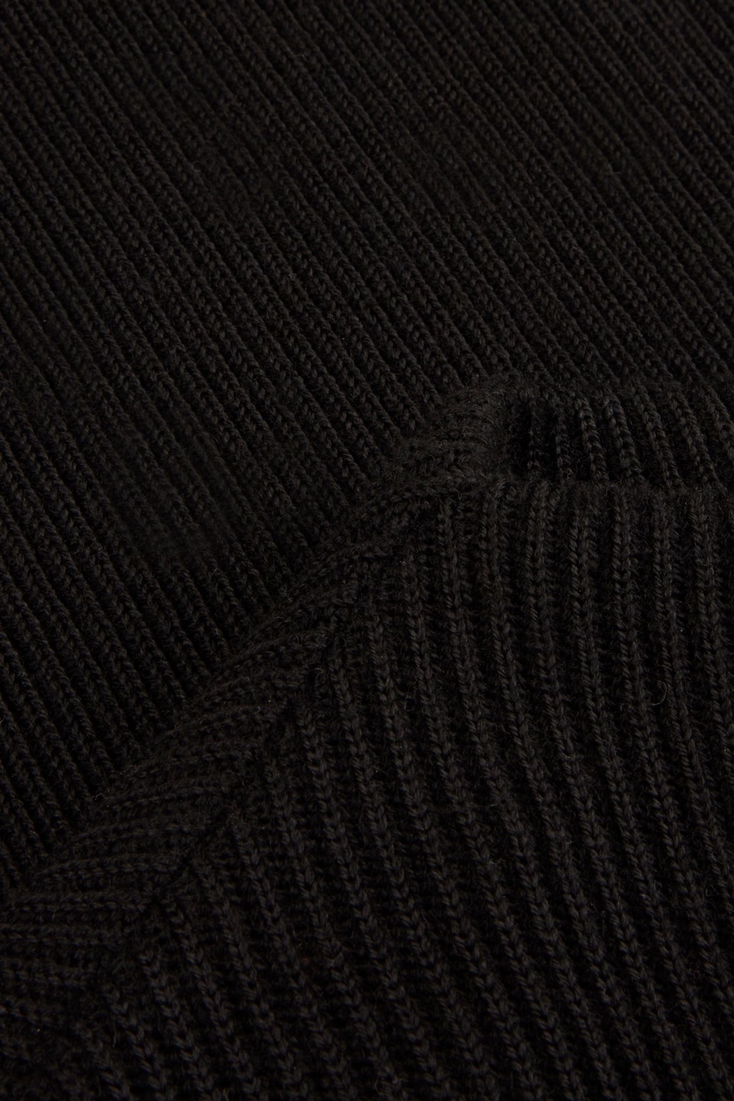 EMERY, PONCHO BLACK 4