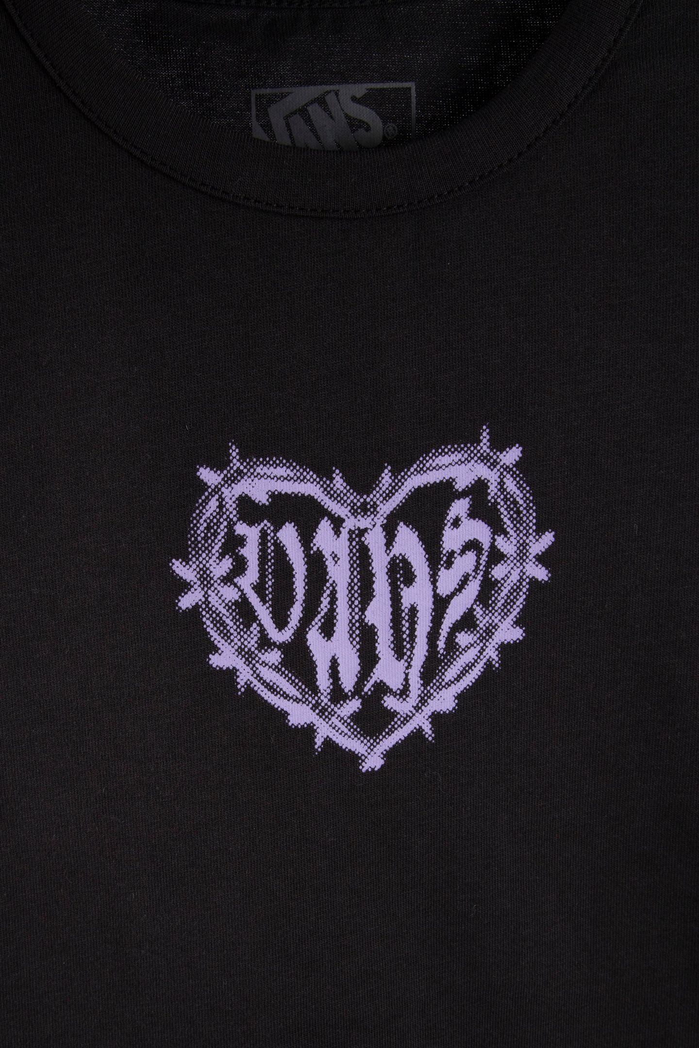 BARBED HEART W TEE BLACK 4