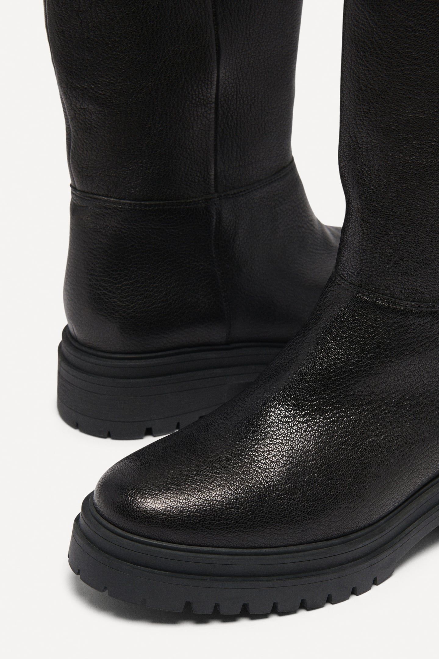 BOOTS BLACK 4