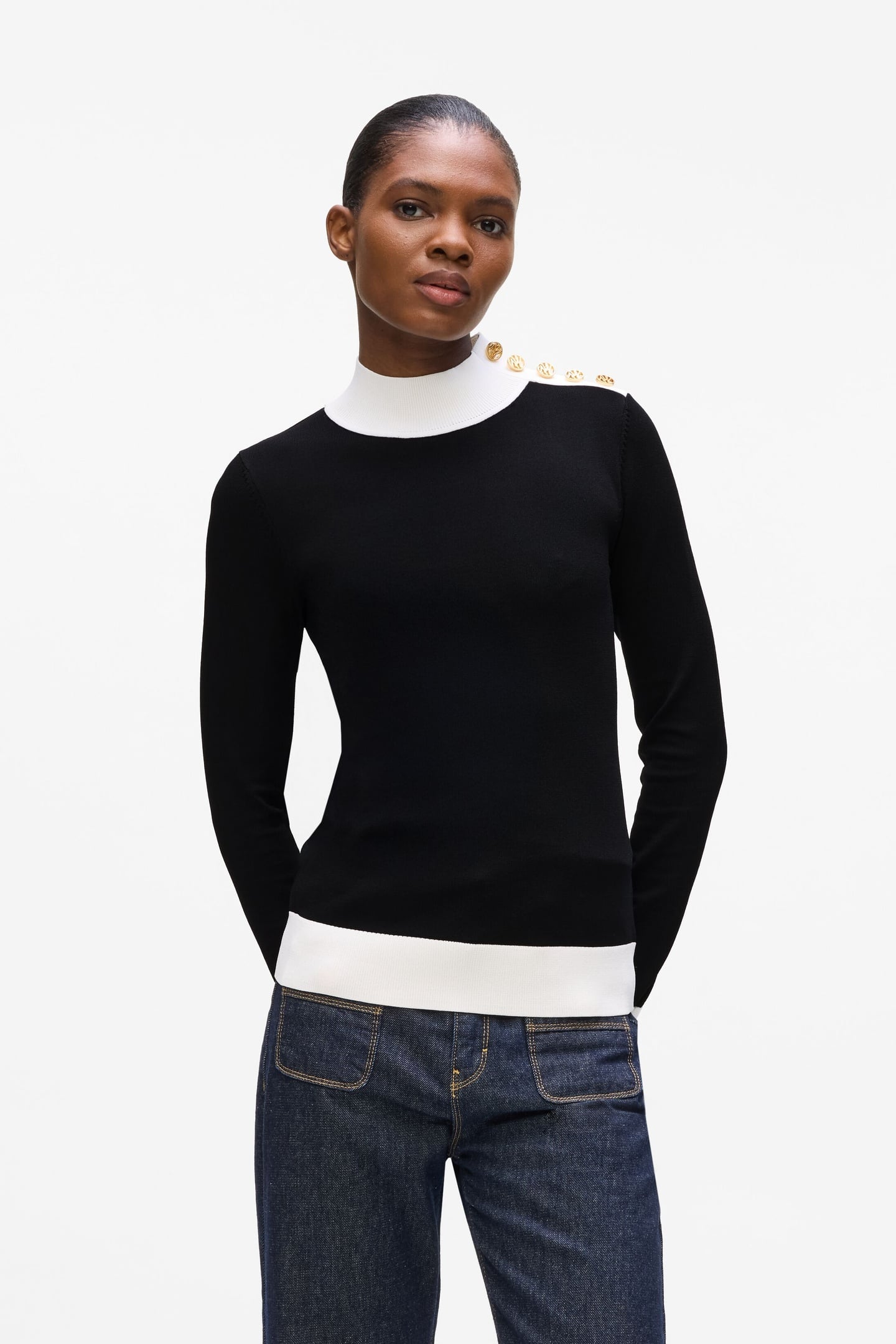 BUTTON DETAIL MOCK NECK BLACK 2