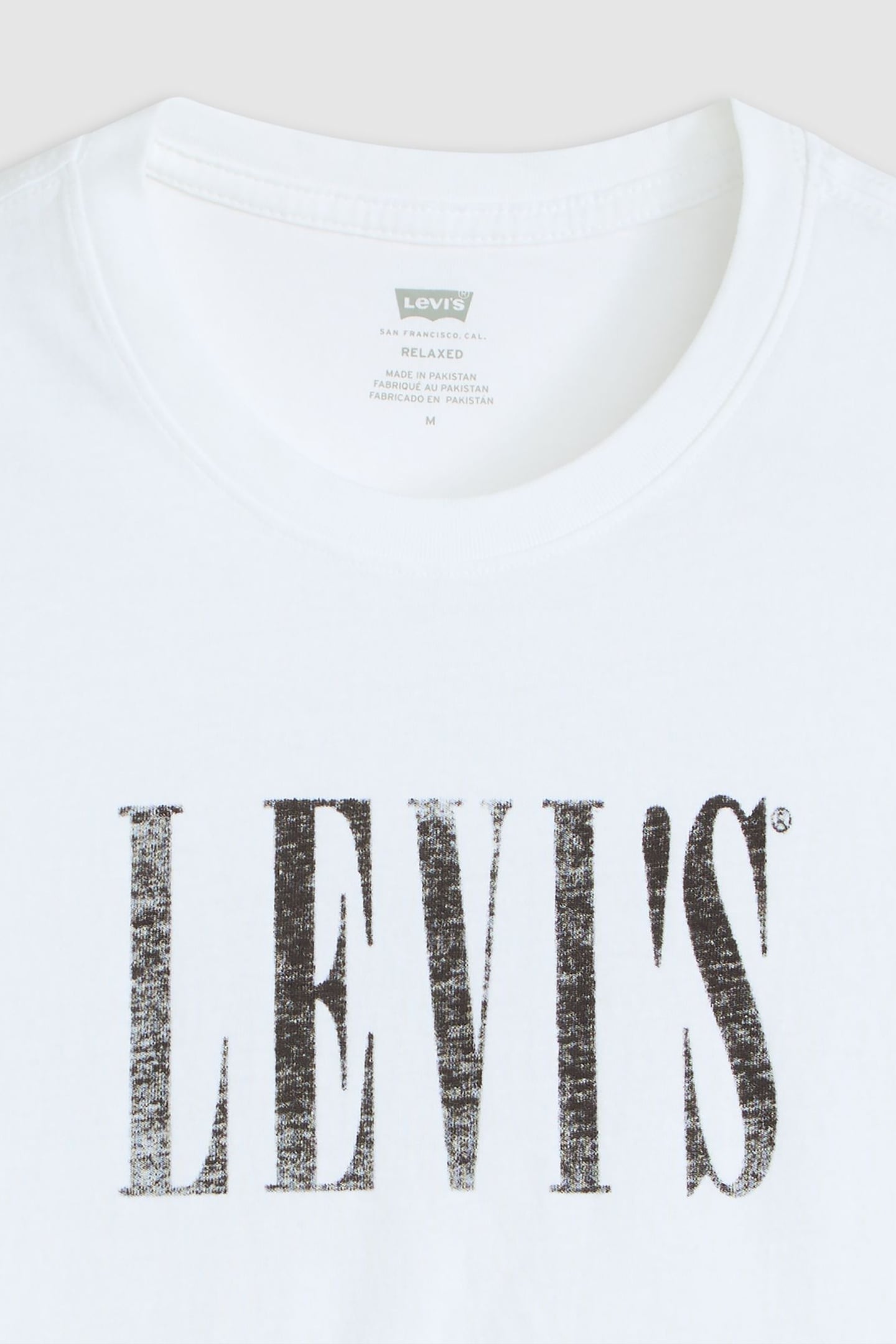 SS RELAXED FIT TEE DISTRESSED SERIF 3 WH 6