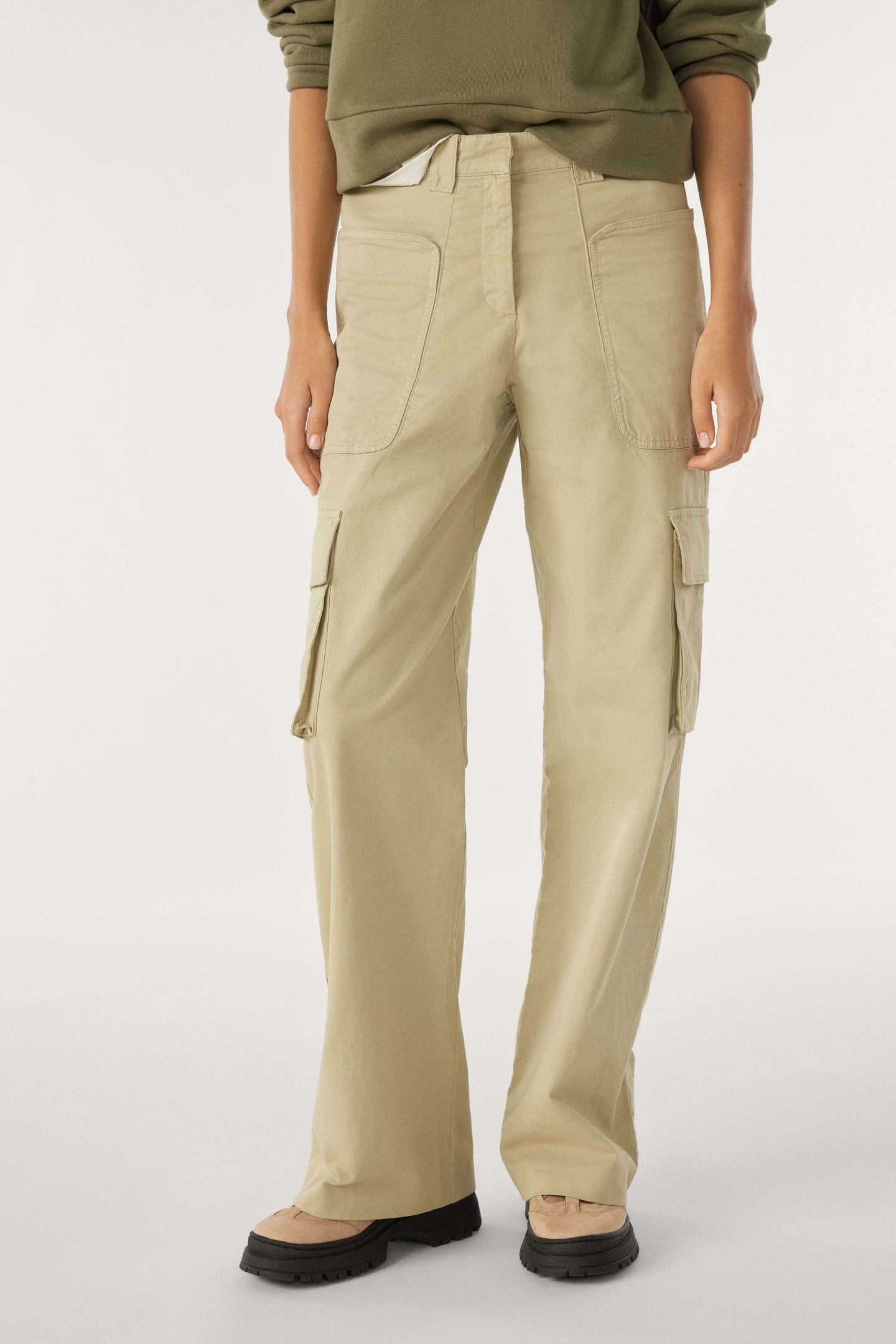 WIDE TROUSERS KAKI 1