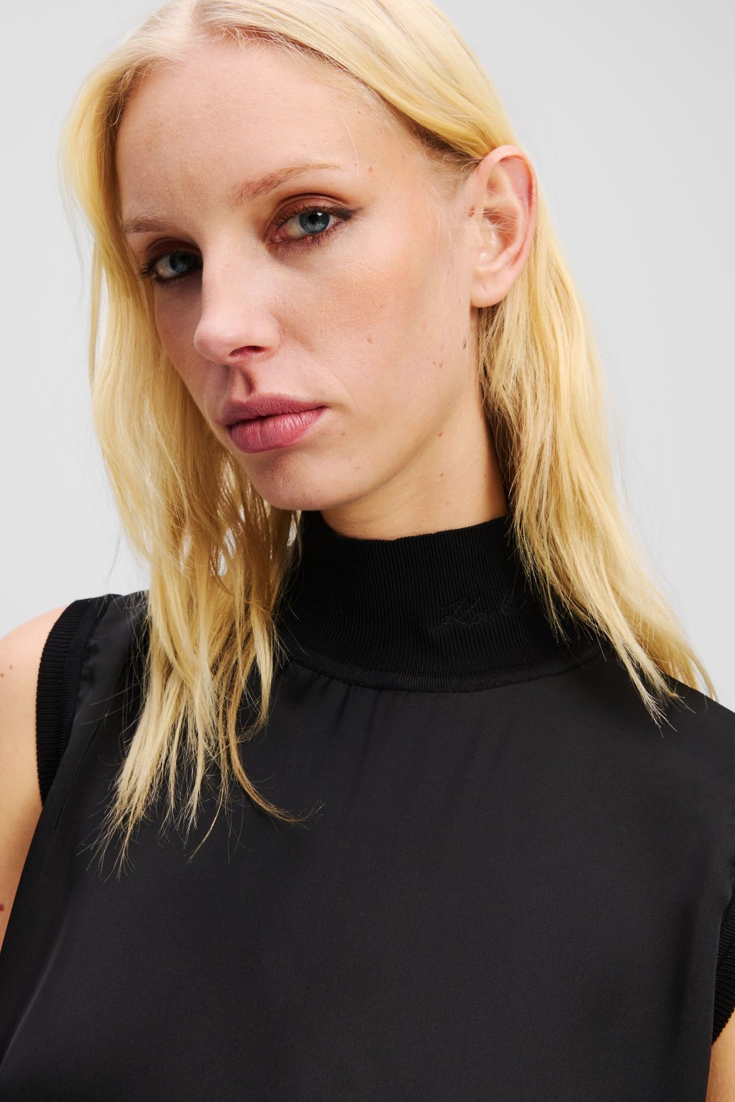 SATIN TANK TOP BLACK 5