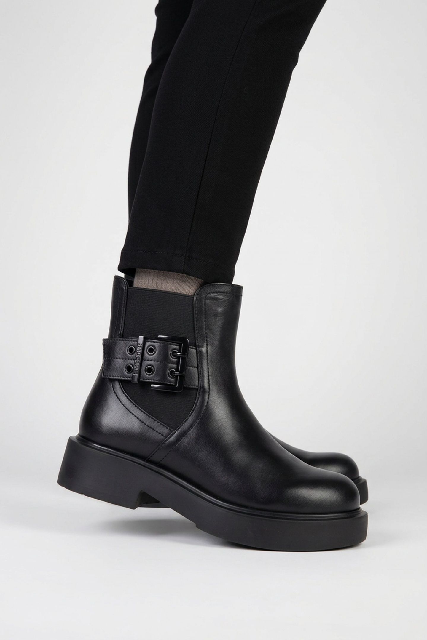 BOOTS BLACK 2