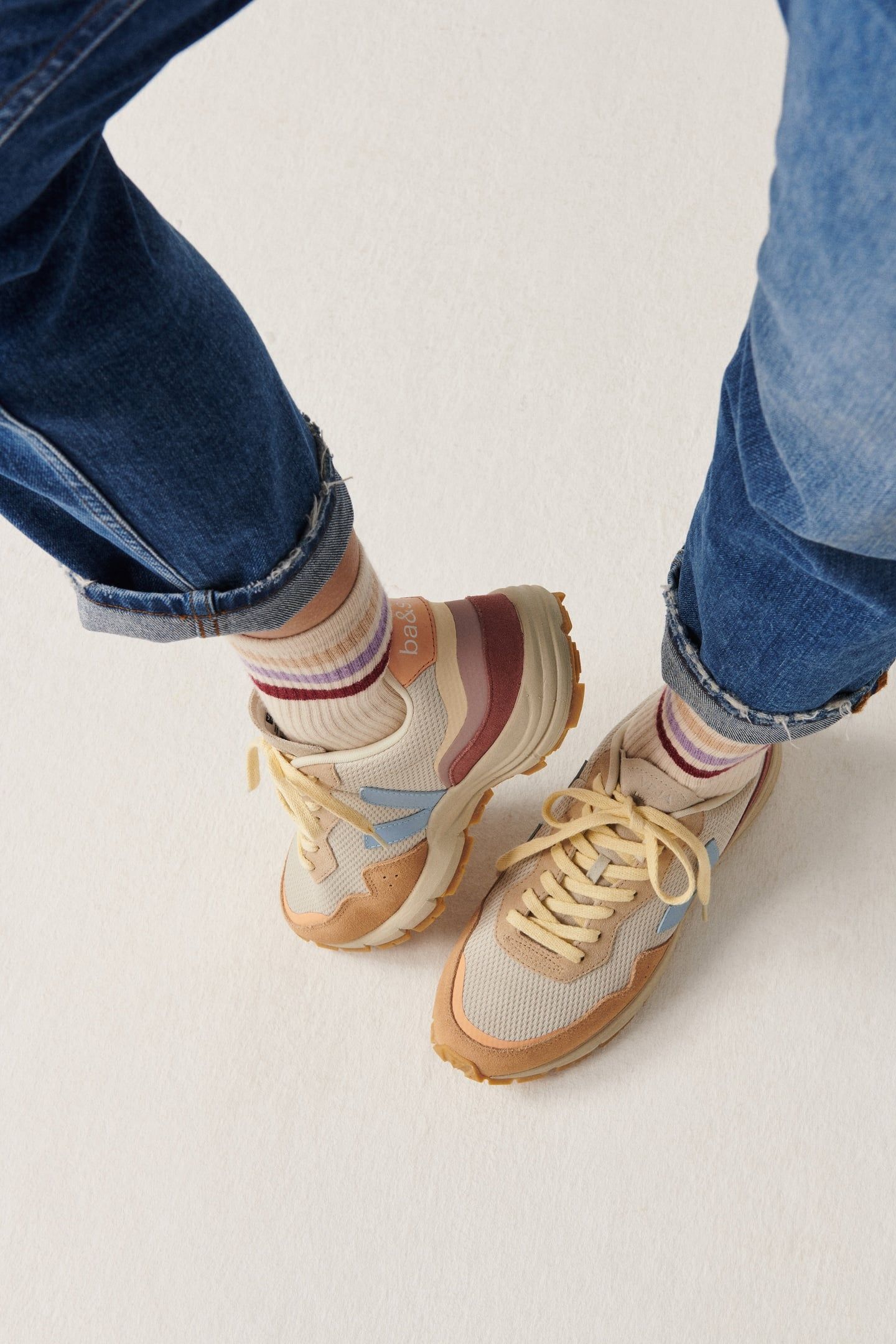 SNEAKERS BEIGE 2