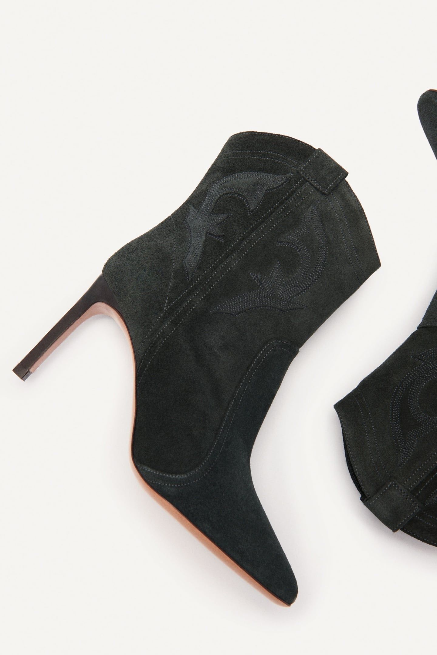 ANKLE BOOTS CARBONE 4