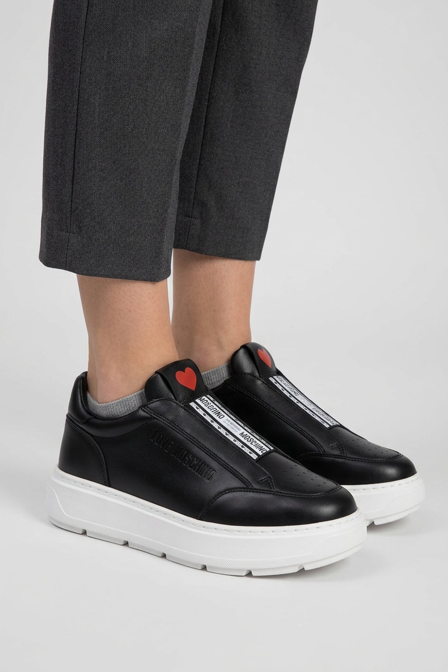 SNEAKERS BLACK 2