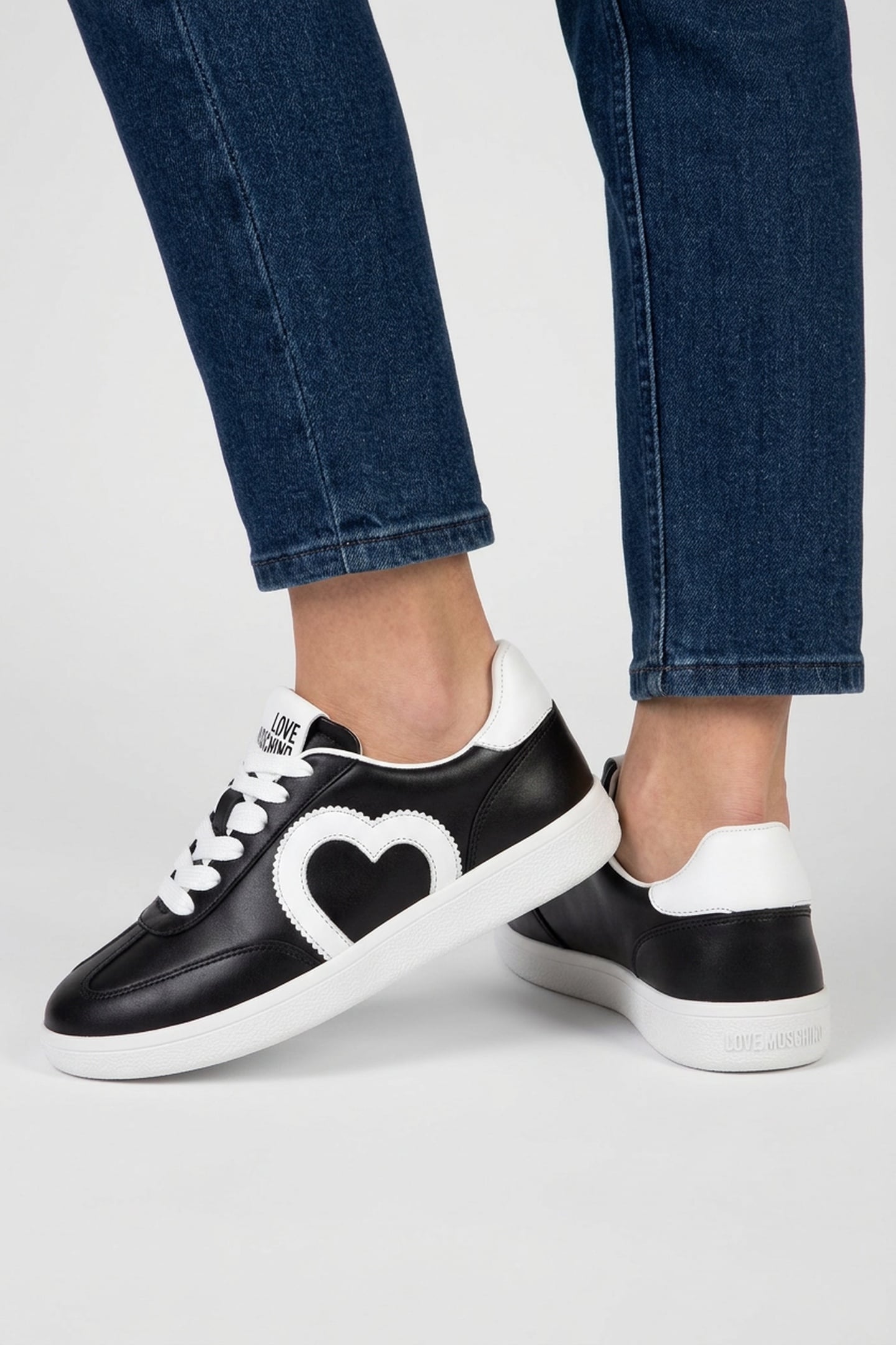 SNEAKERS BLACK 2