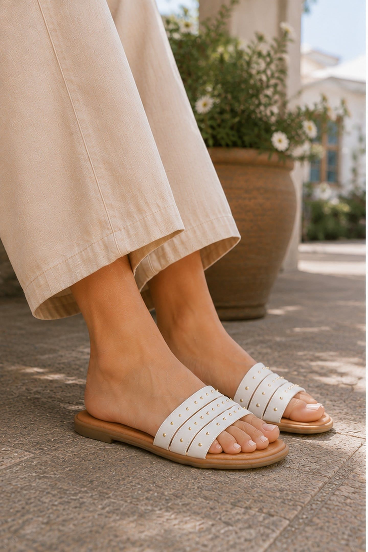 HANA STUDS OFF WHITE 2