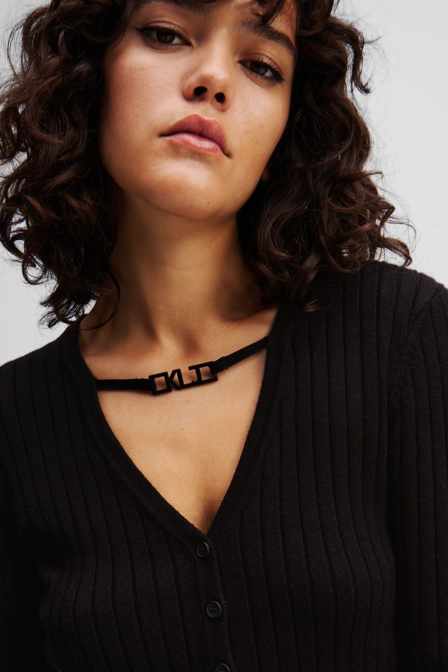 KLJ CROPPED CARDIGAN BLACK 6