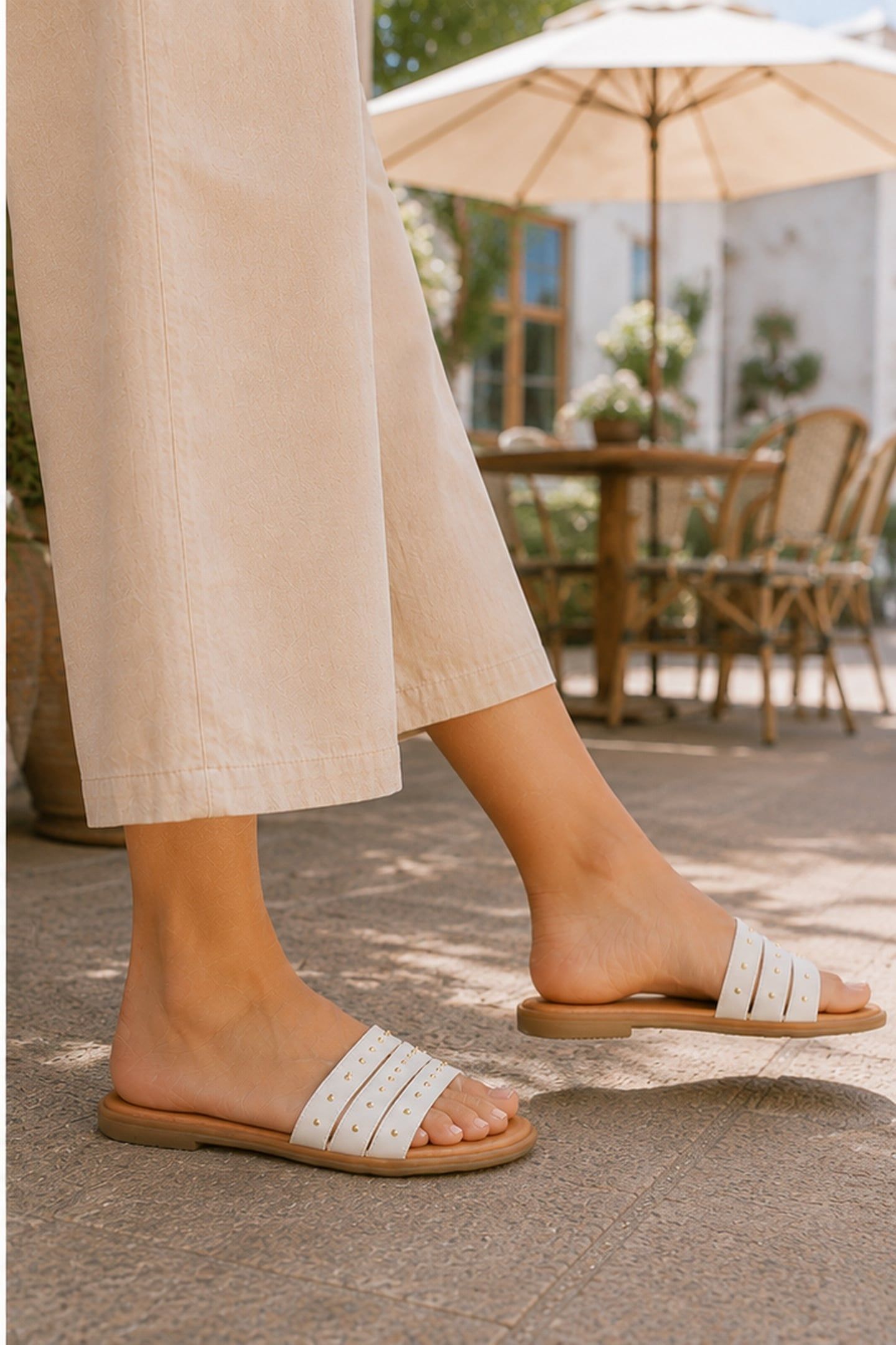 HANA STUDS OFF WHITE 3
