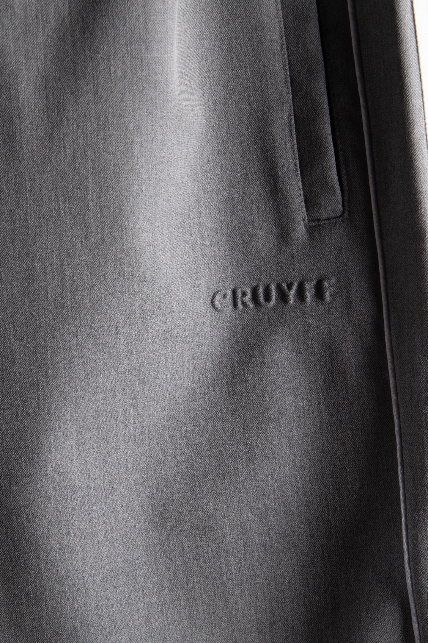 VISIONARY TRACKPANTS GREY/GOLD 4