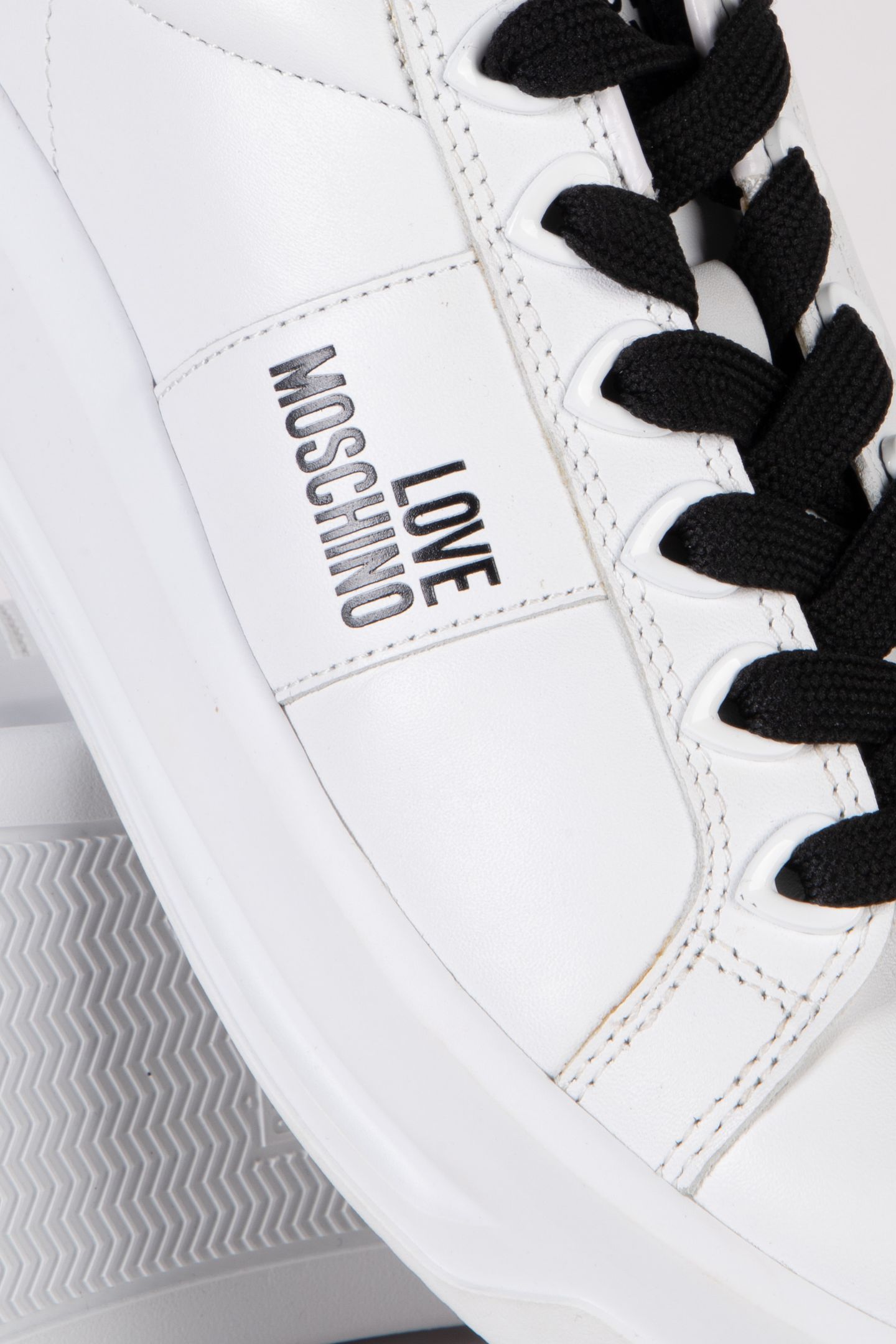 SNEAKERS WHITE 2