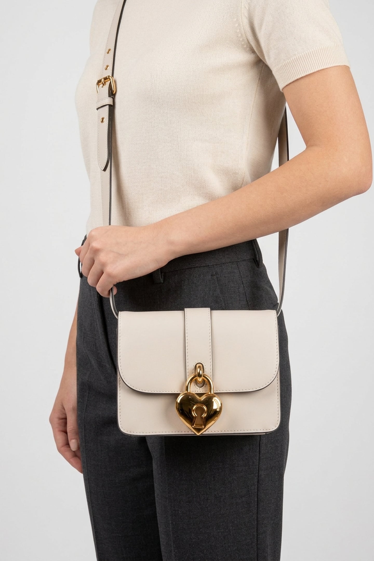 HEART LOCK CALFSKIN SHOULDER BAG WHITE 1
