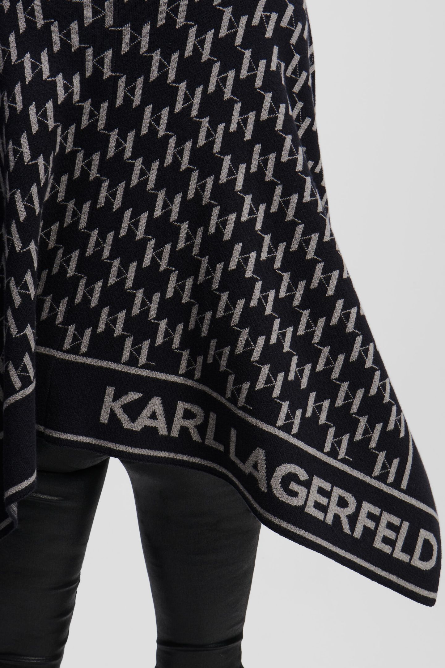 KL MONOGRAM CAPE GREY MELANGE MONOGRAM 6