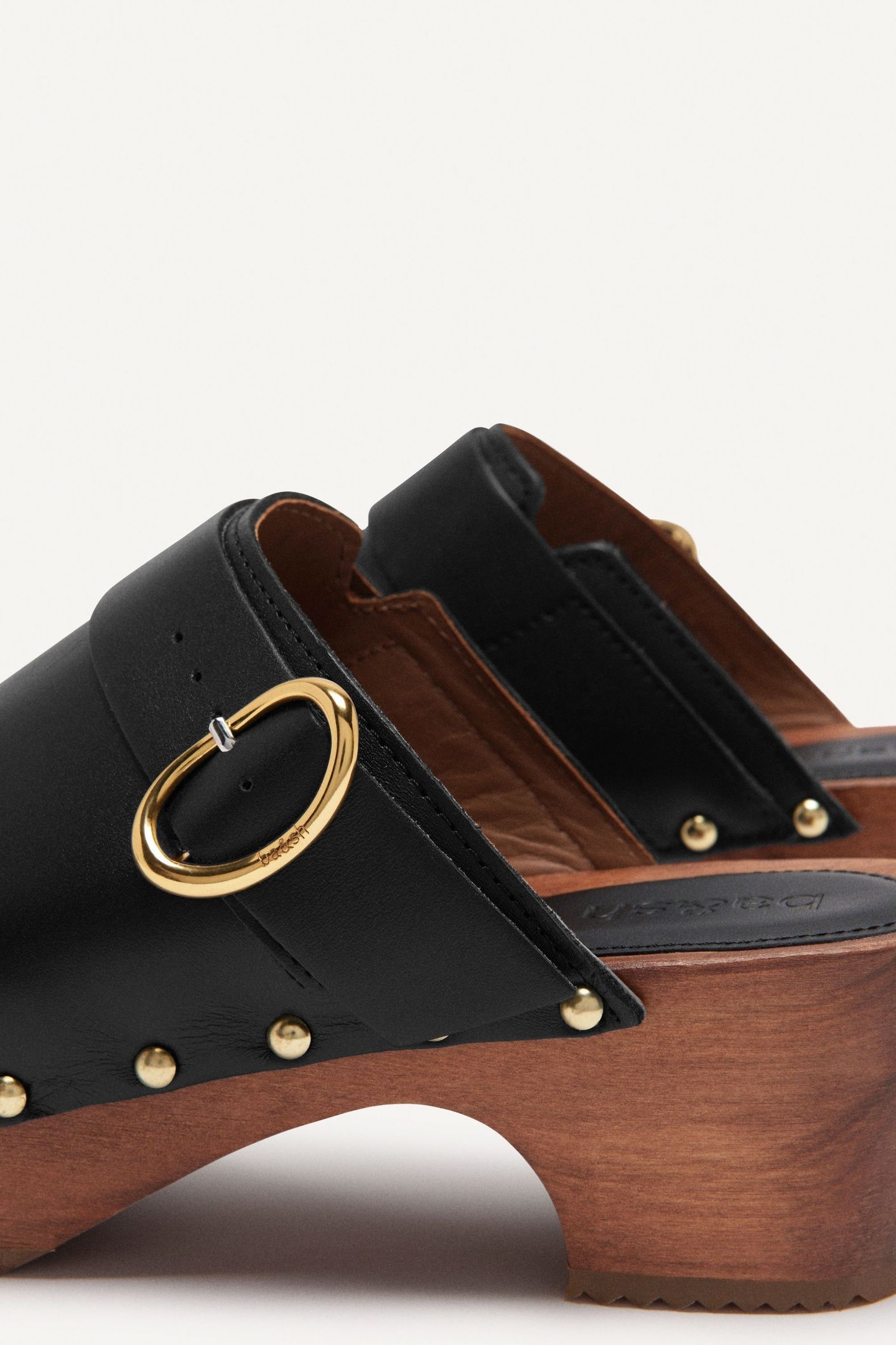MULE BLACK 4